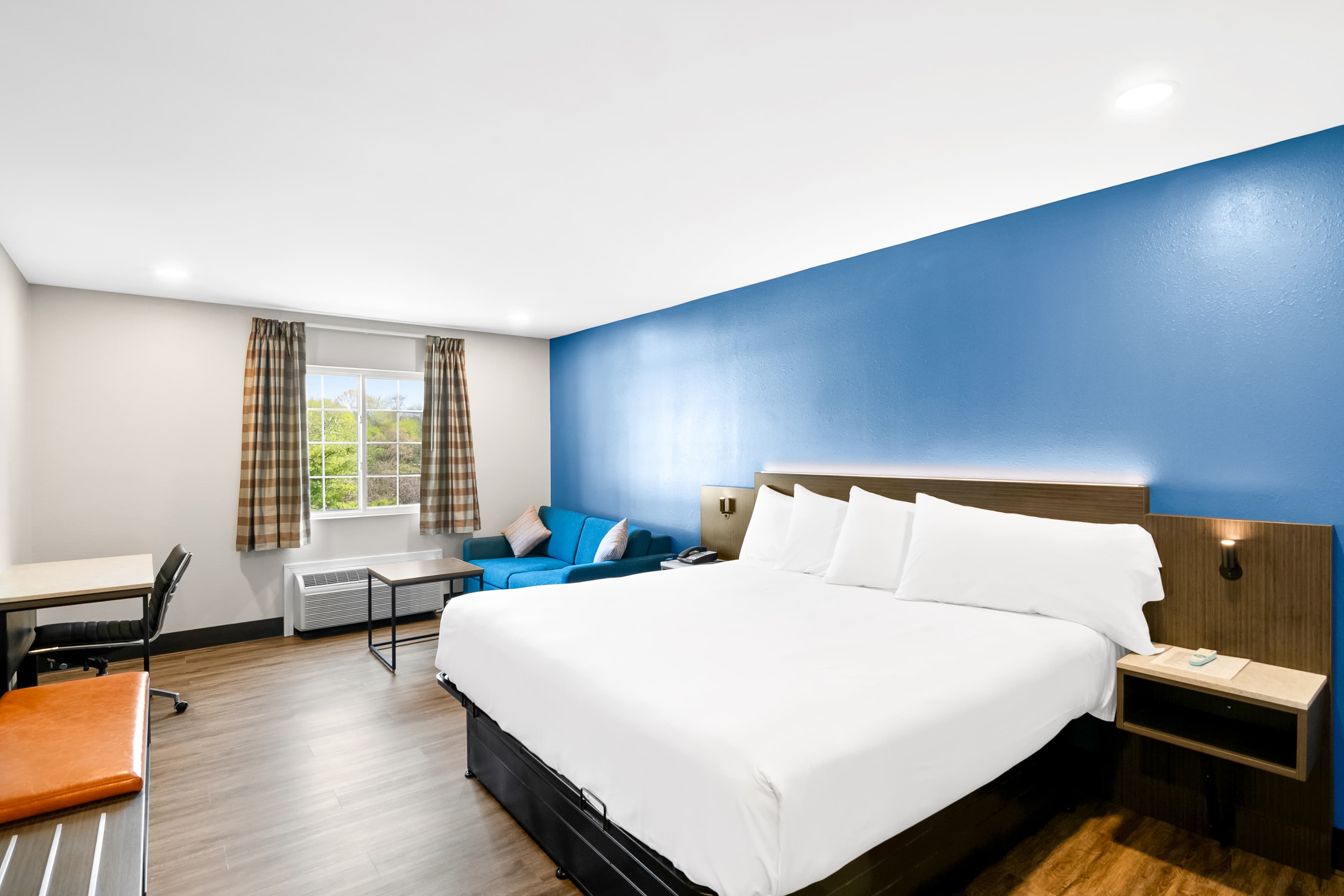 Econo Lodge Bethel - Danbury — 6