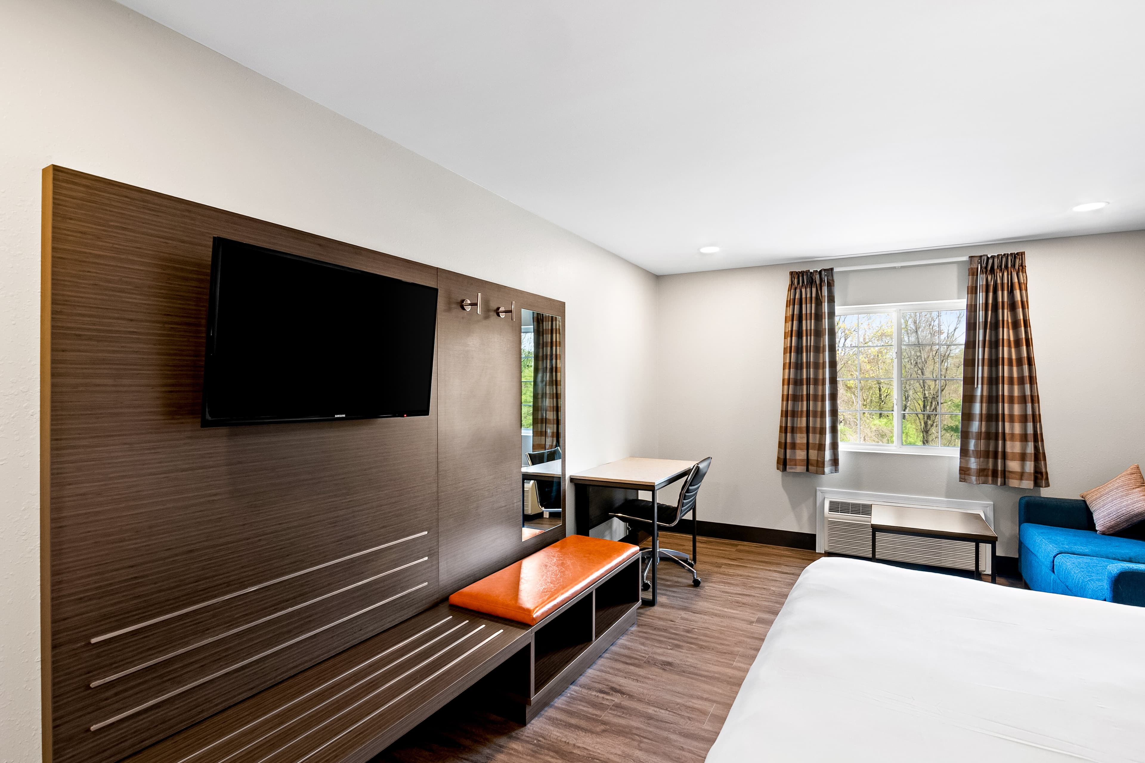 Econo Lodge Bethel - Danbury — 7