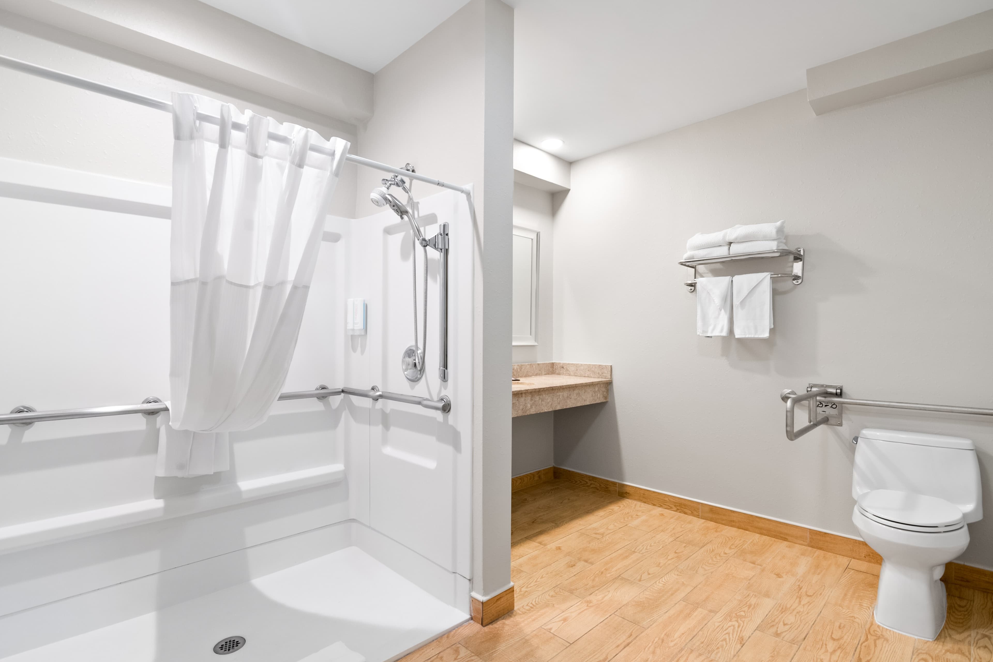 Econo Lodge Bethel - Danbury — 17