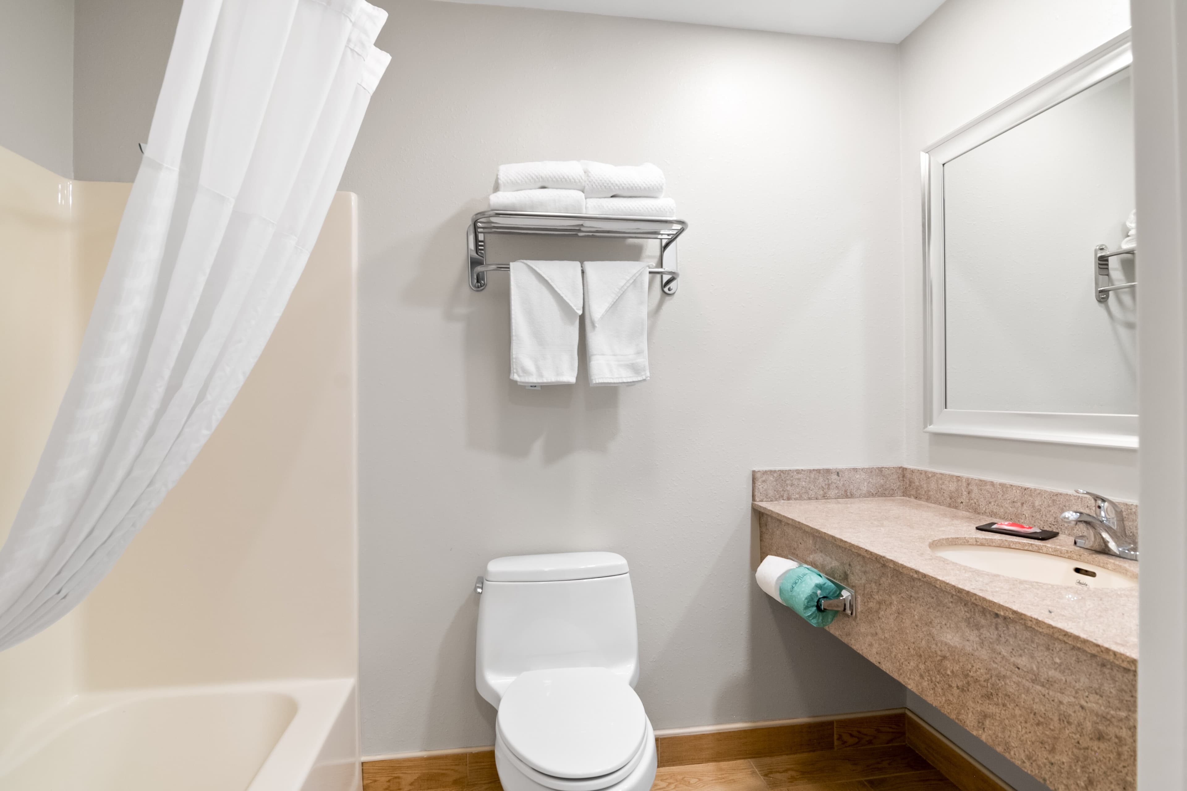 Econo Lodge Bethel - Danbury — 21