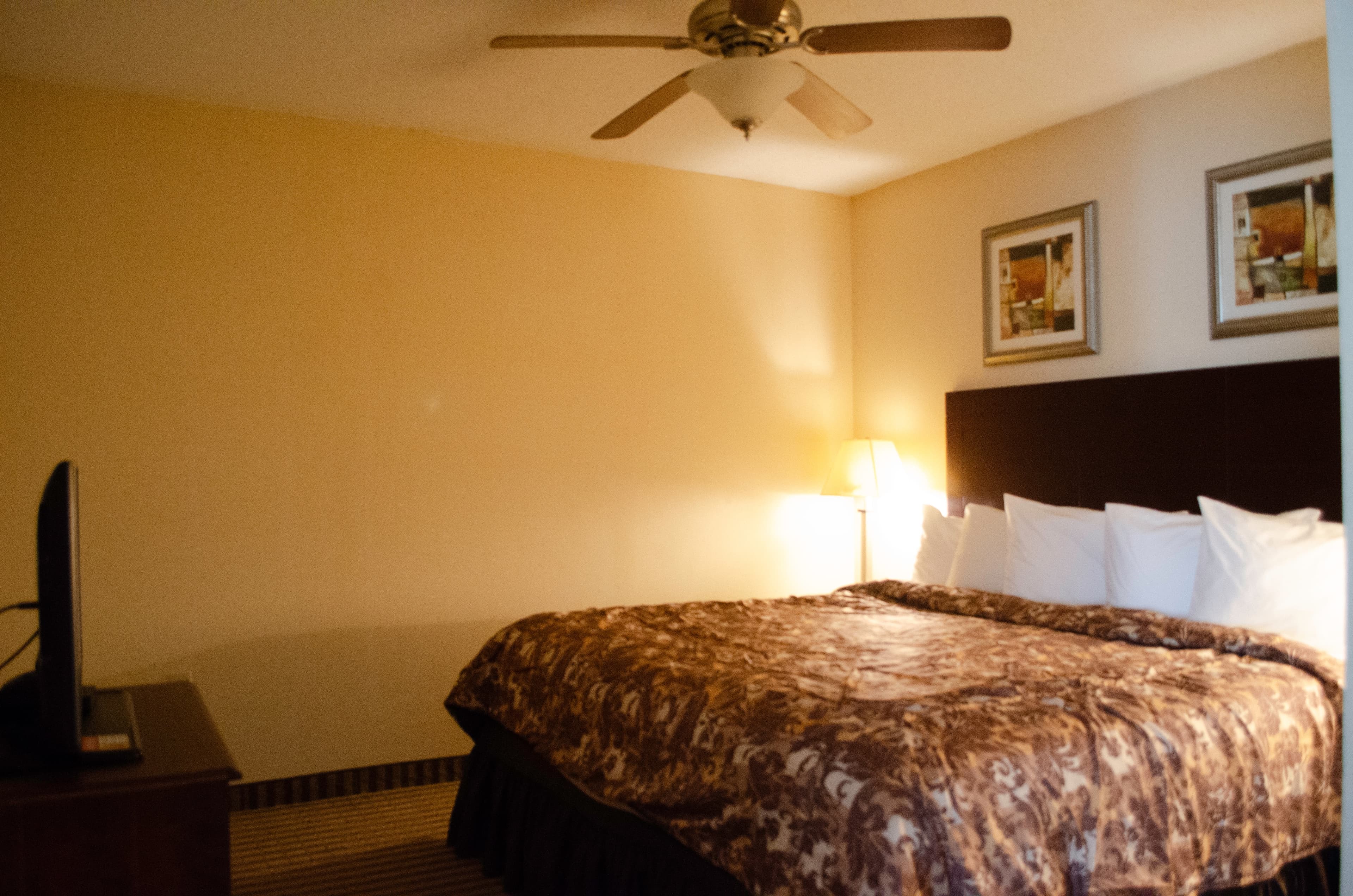 Rodeway Inn & Suites East Windsor — 7