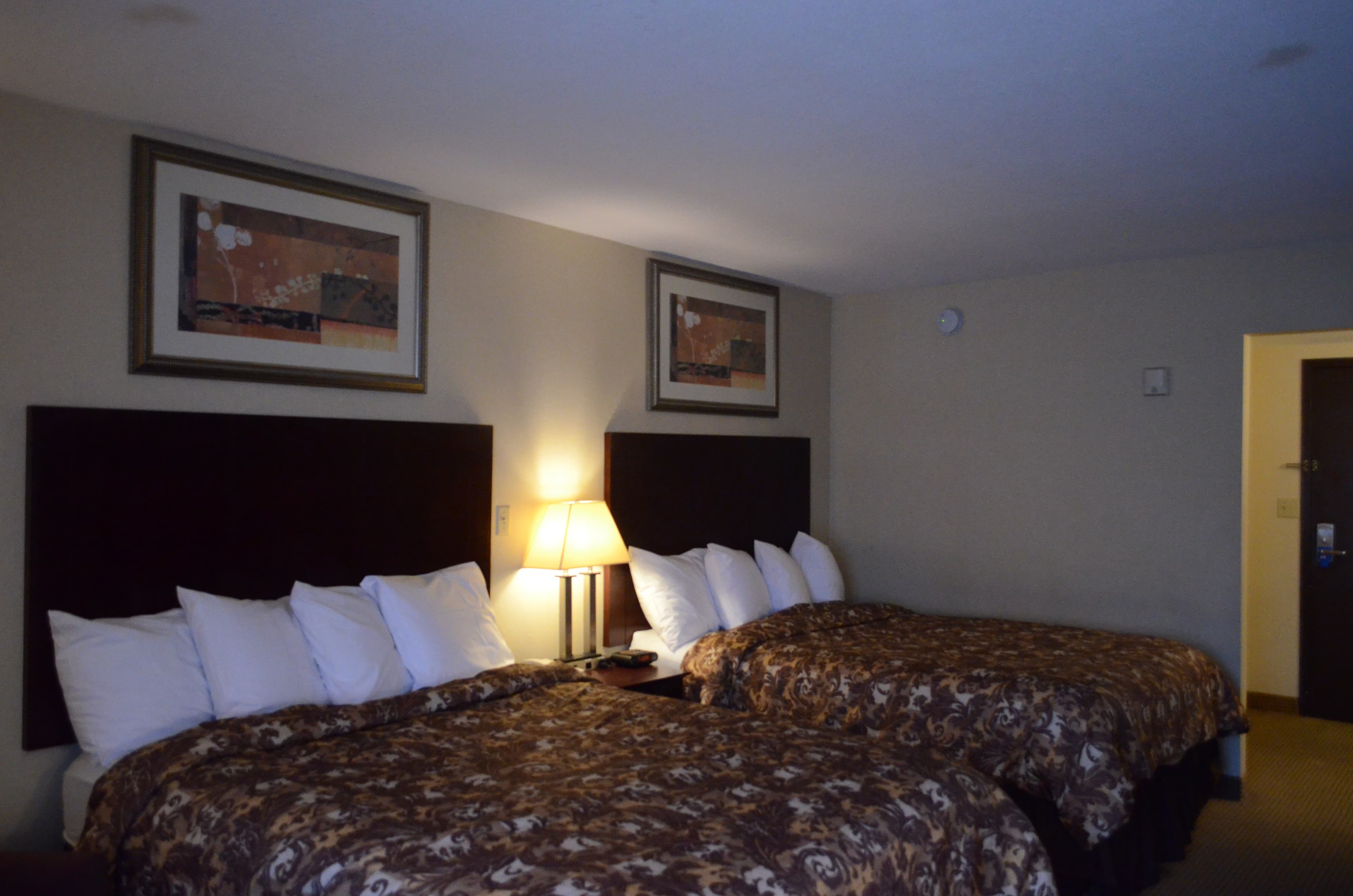 Rodeway Inn & Suites East Windsor - Image 4