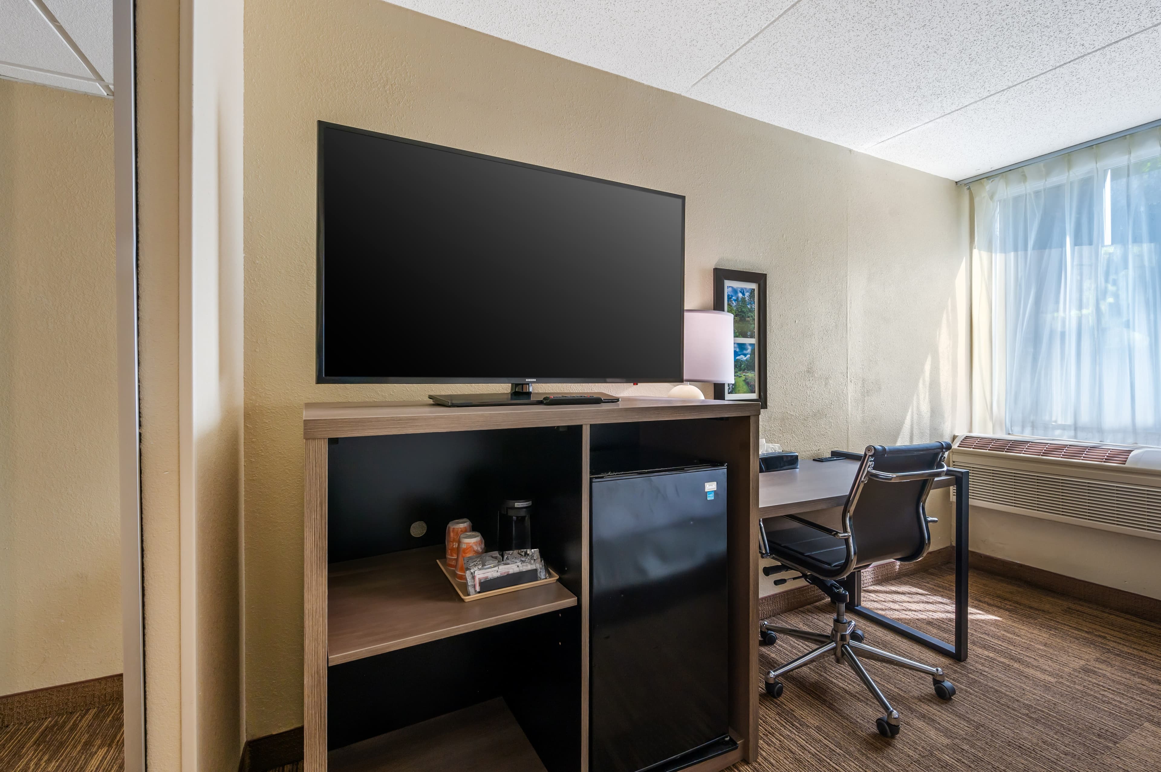 Comfort Inn & Suites East Hartford - Hartford - Image 4