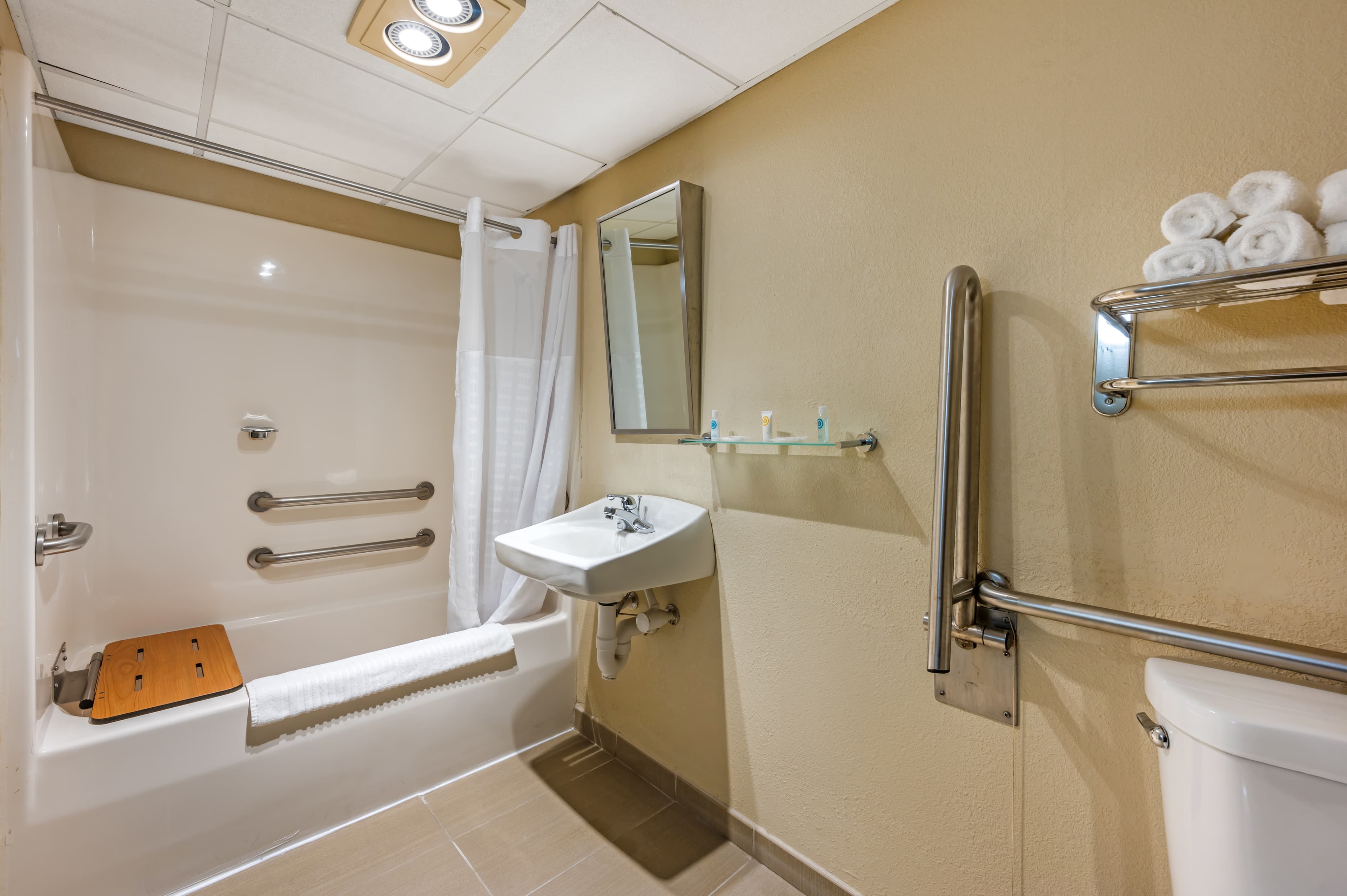 Comfort Inn & Suites East Hartford - Hartford - Image 5