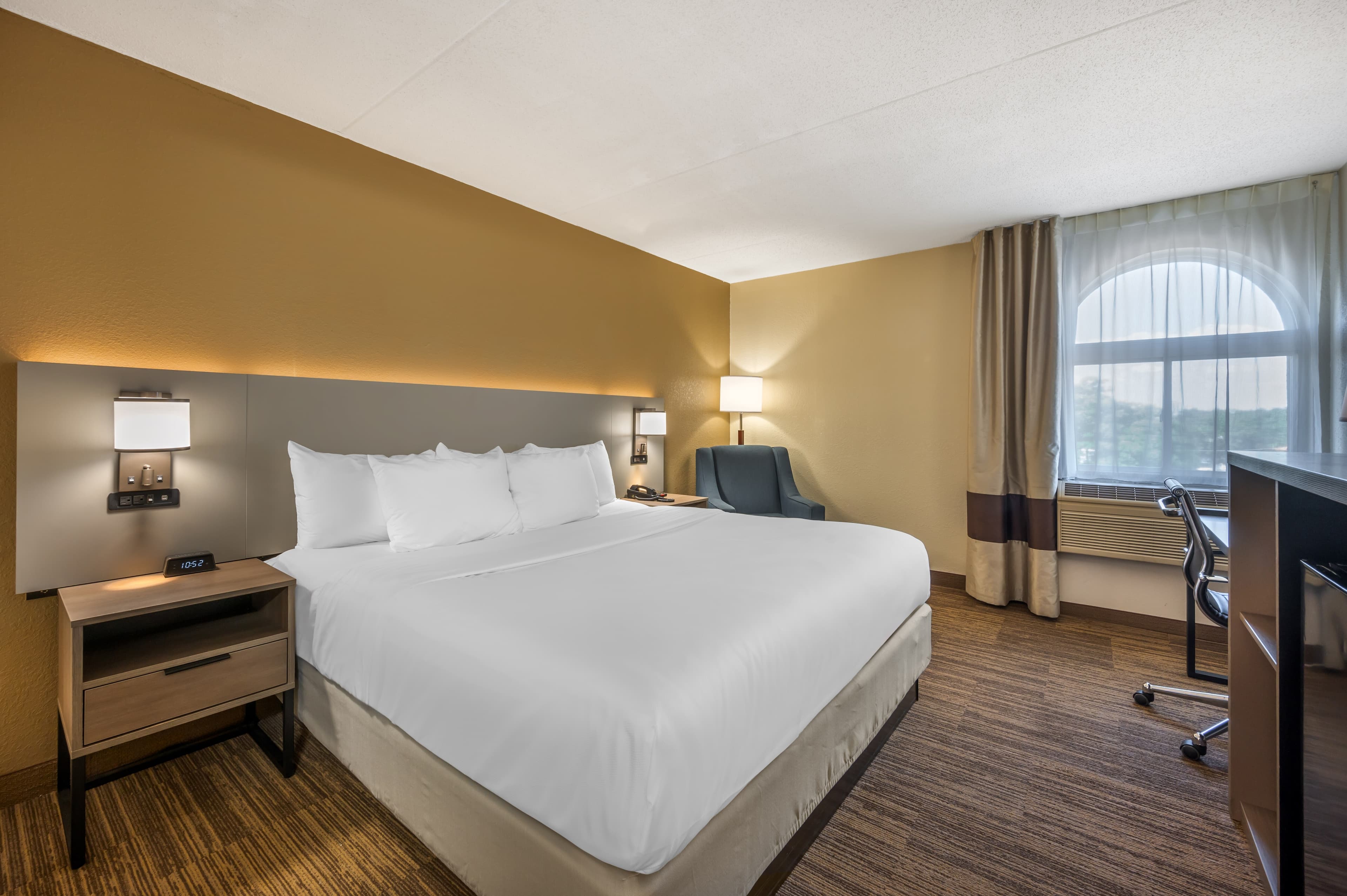 Comfort Inn & Suites East Hartford - Hartford — 10
