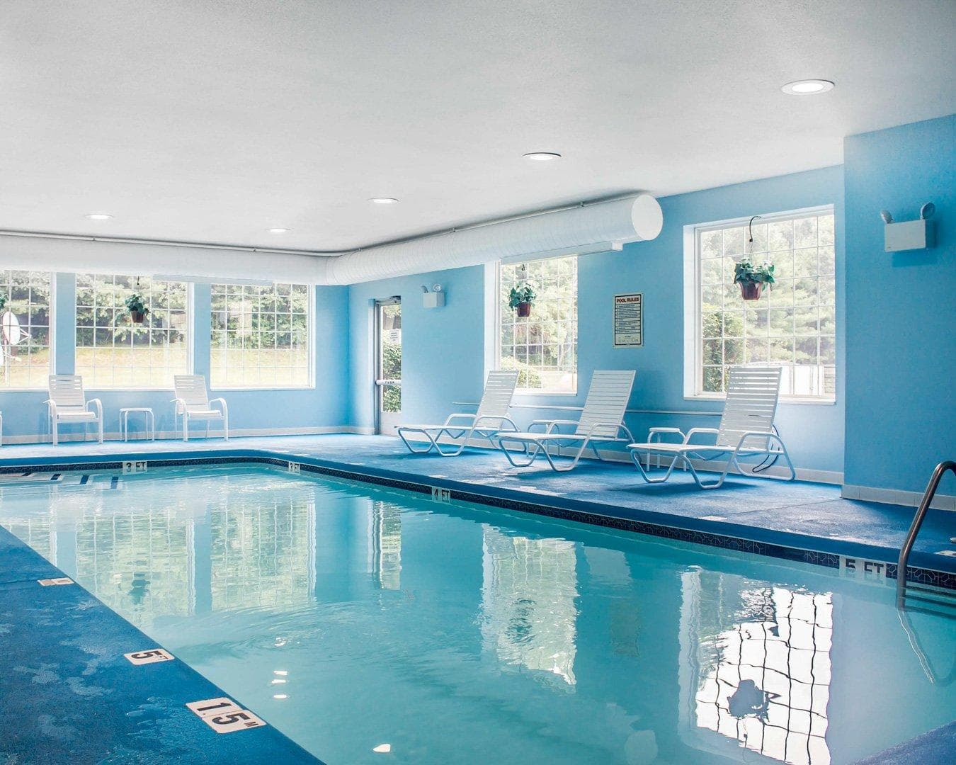 Comfort Inn & Suites Dayville - Killingly Industrial Park - Image 1