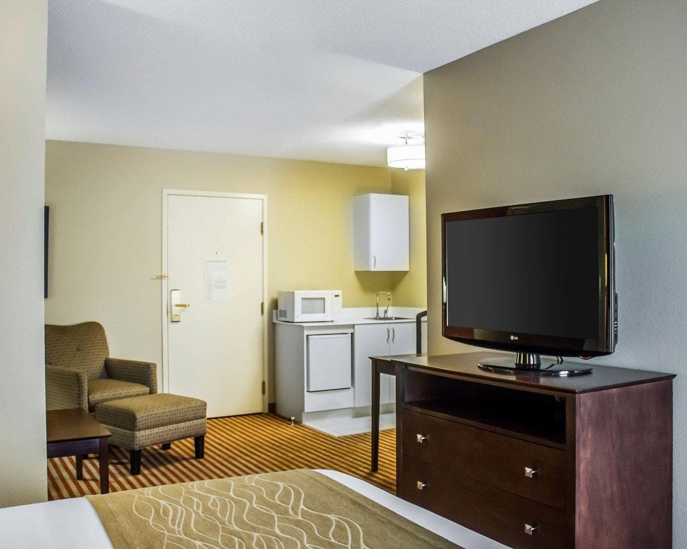 Comfort Inn & Suites Dayville - Killingly Industrial Park — 18