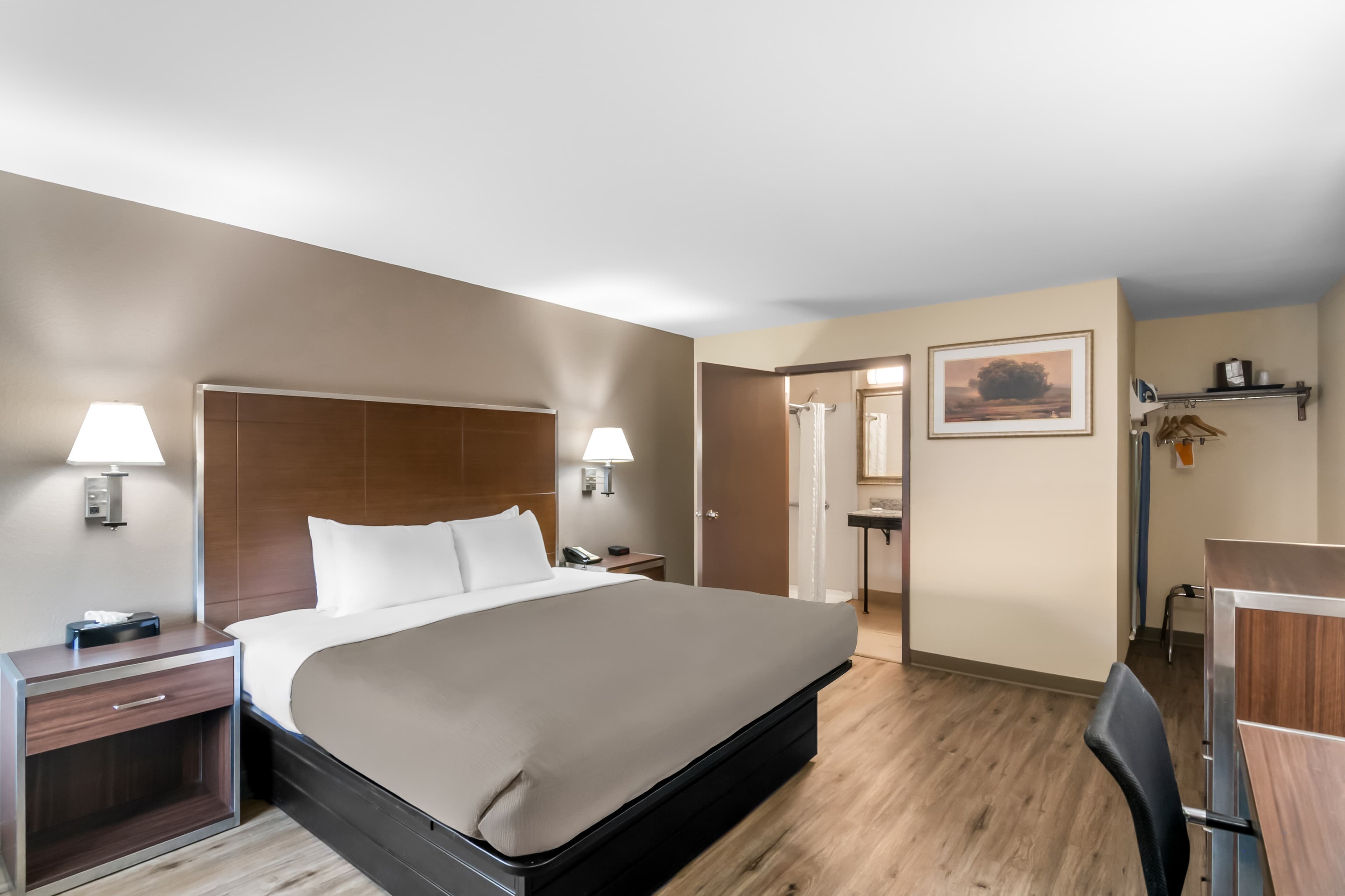Quality Inn Waterbury East - Image 3