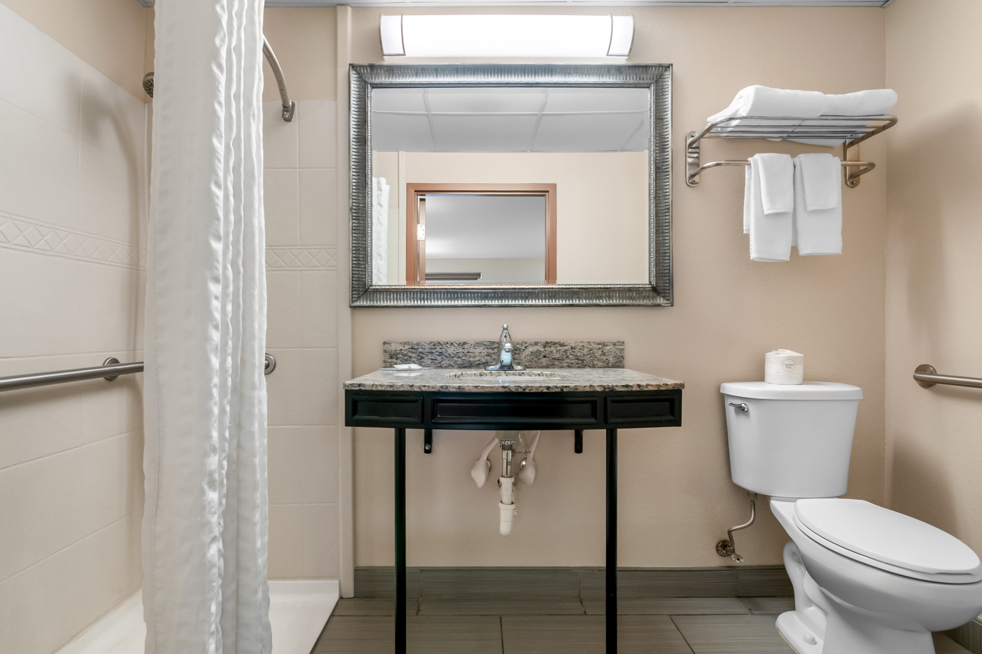 Quality Inn Waterbury East — 6
