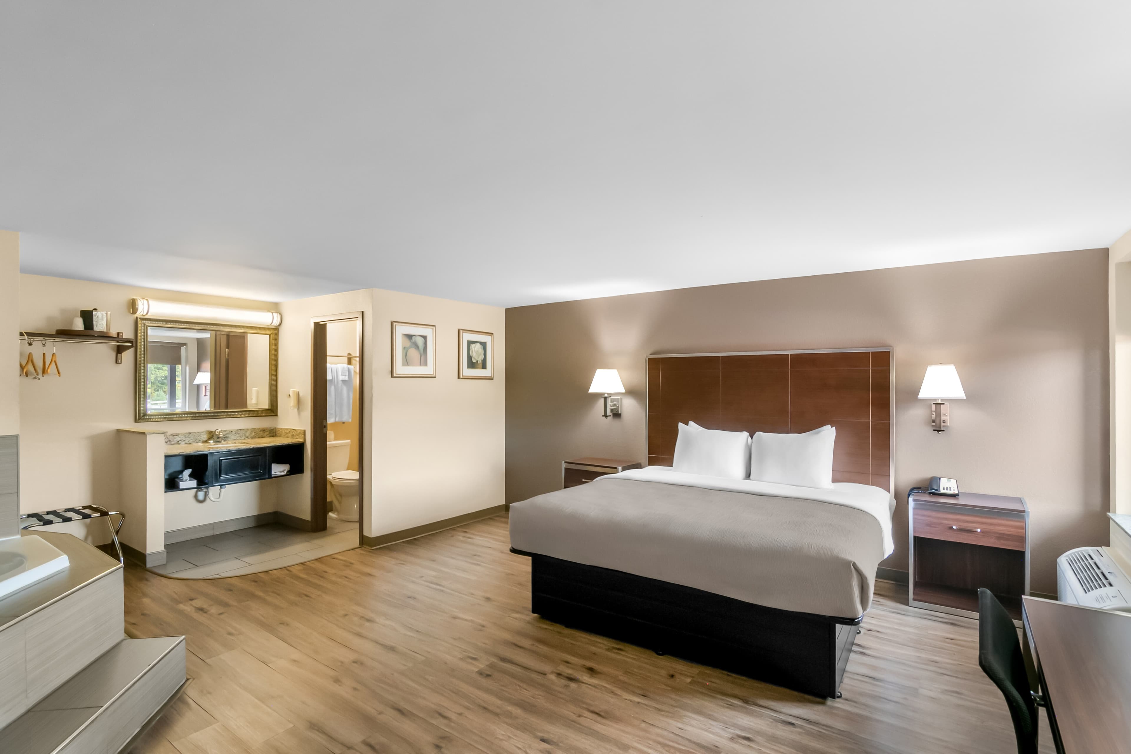 Quality Inn Waterbury East — 7