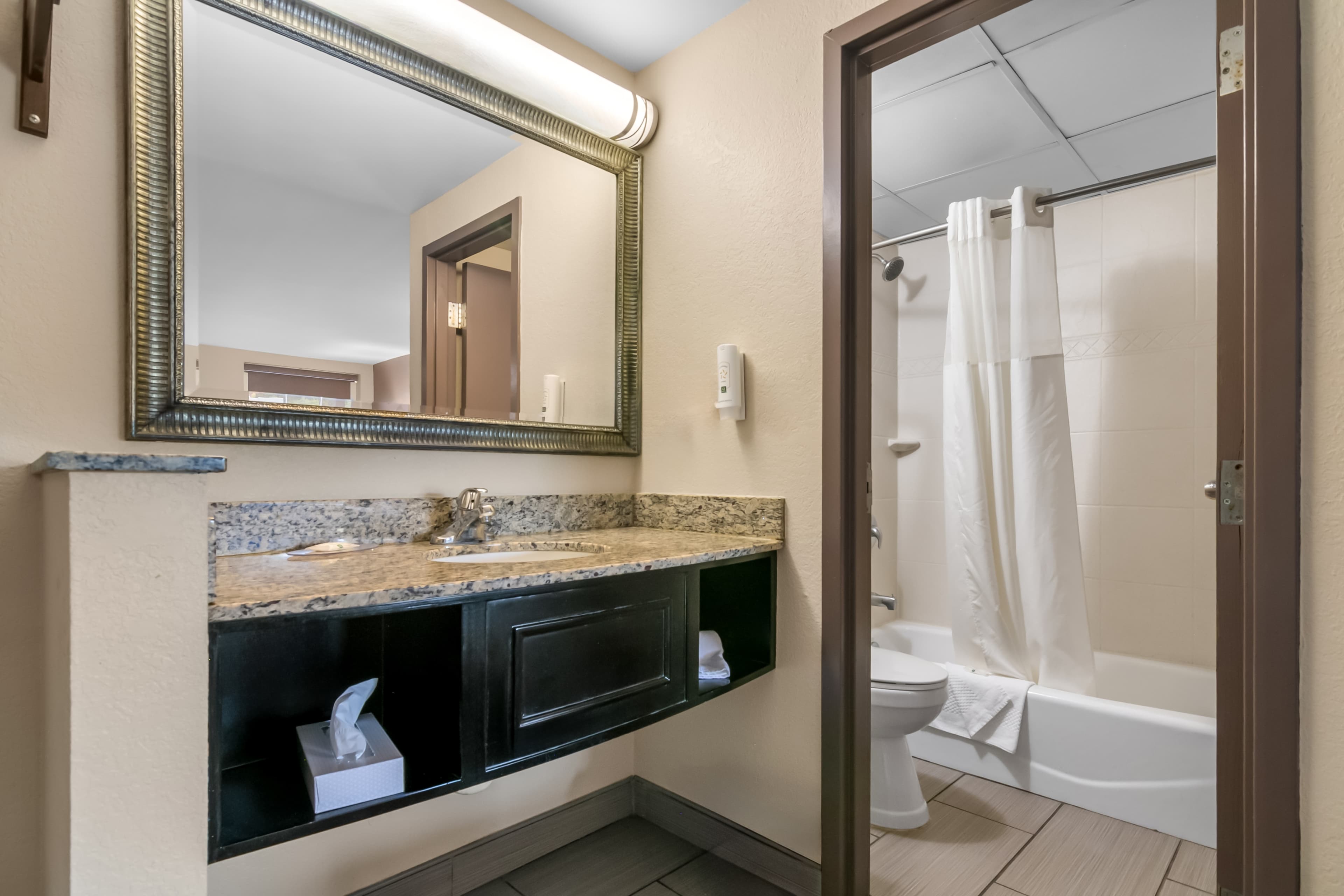 Quality Inn Waterbury East — 11