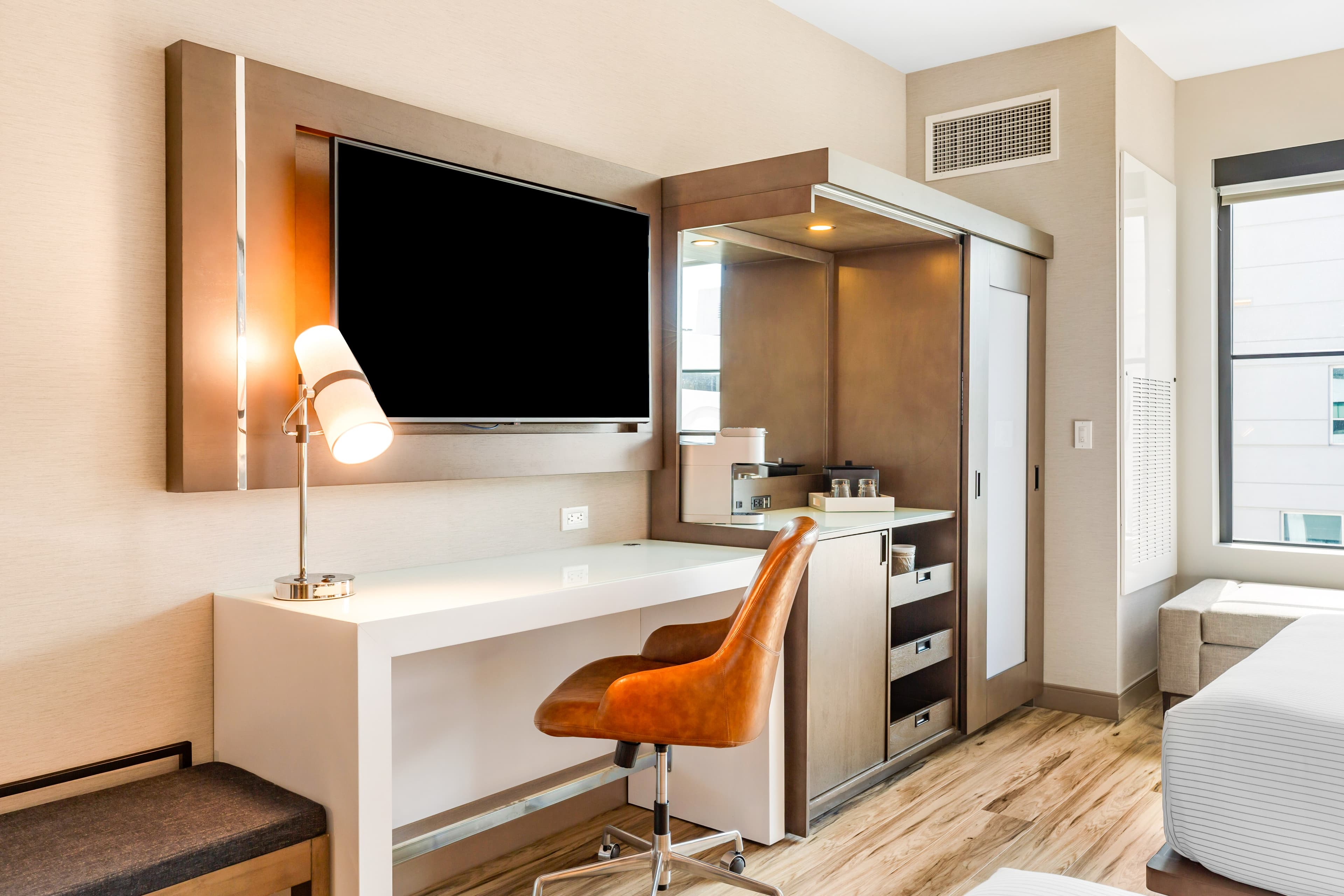 Cambria Hotel New Haven University Area — 8
