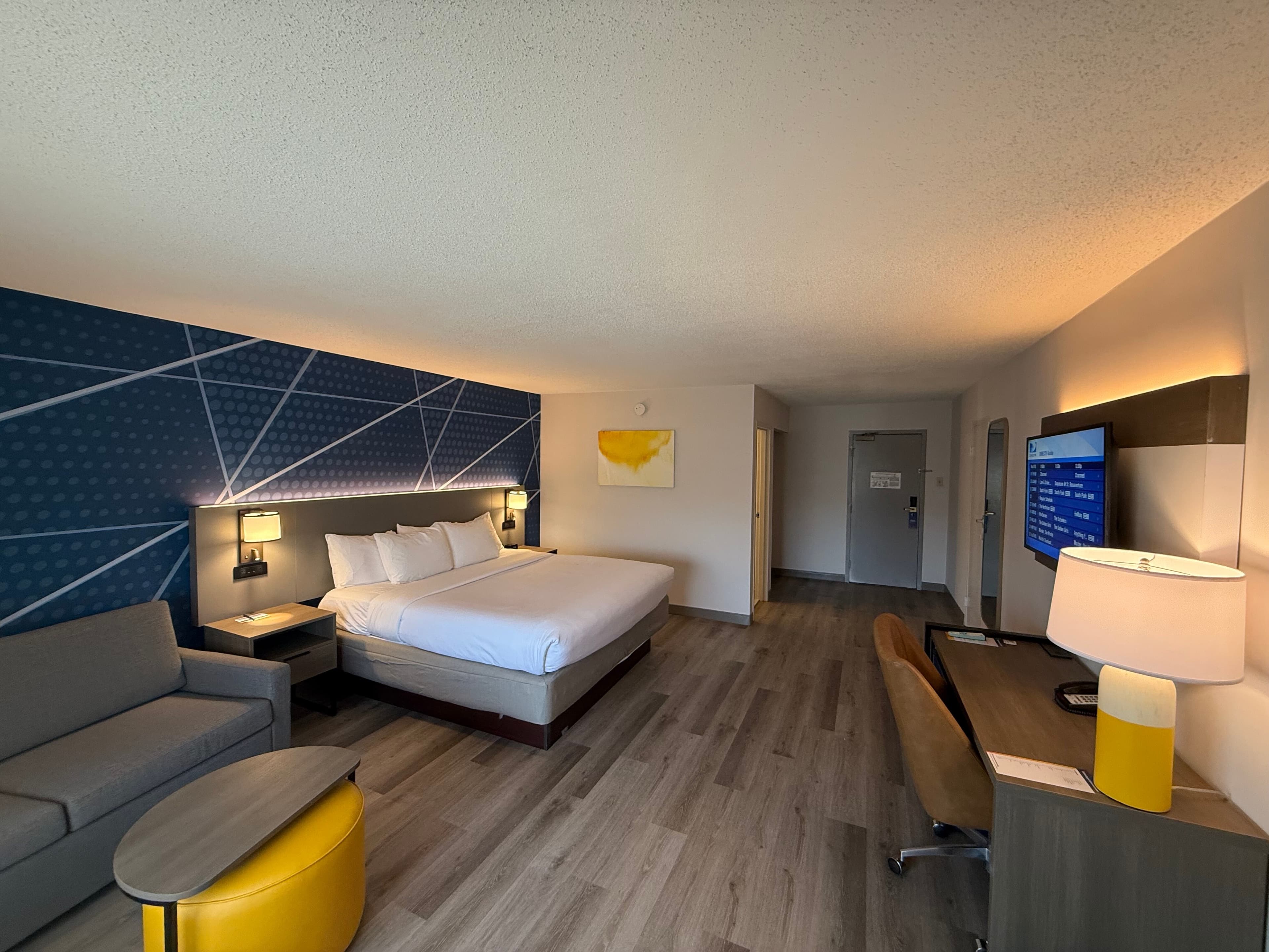 Comfort Inn & Suites Danbury-Bethel - Image 1