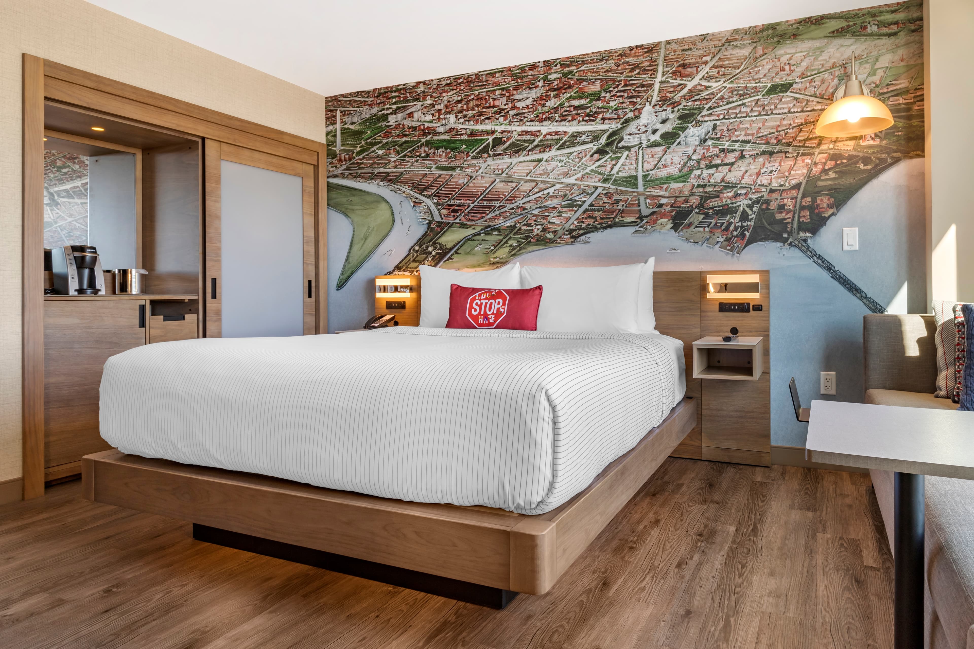 Cambria Hotel Washington D.C. Navy Yard Riverfront - Image 2