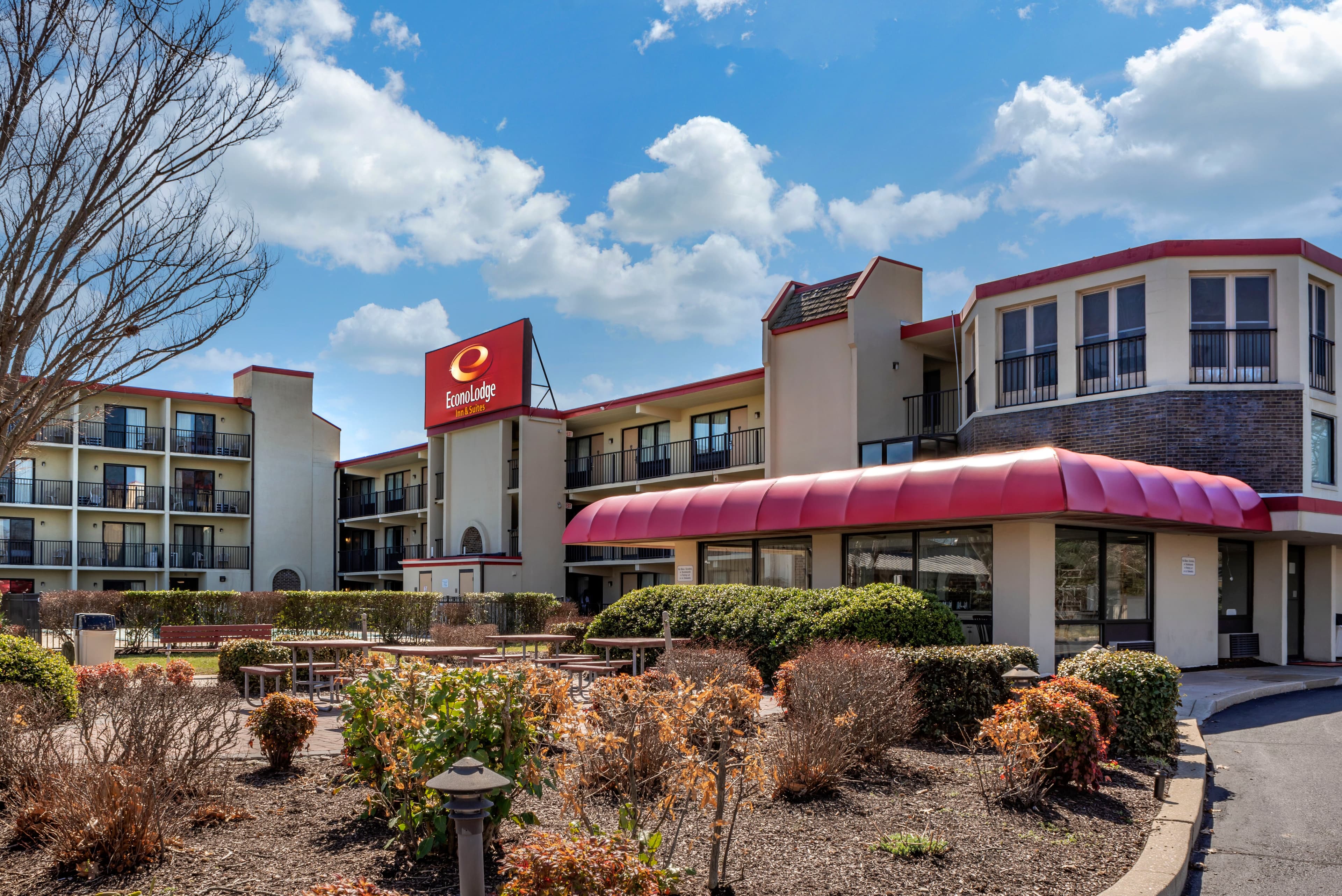 Econo Lodge Inn & Suites Rehoboth Beach - Image 1