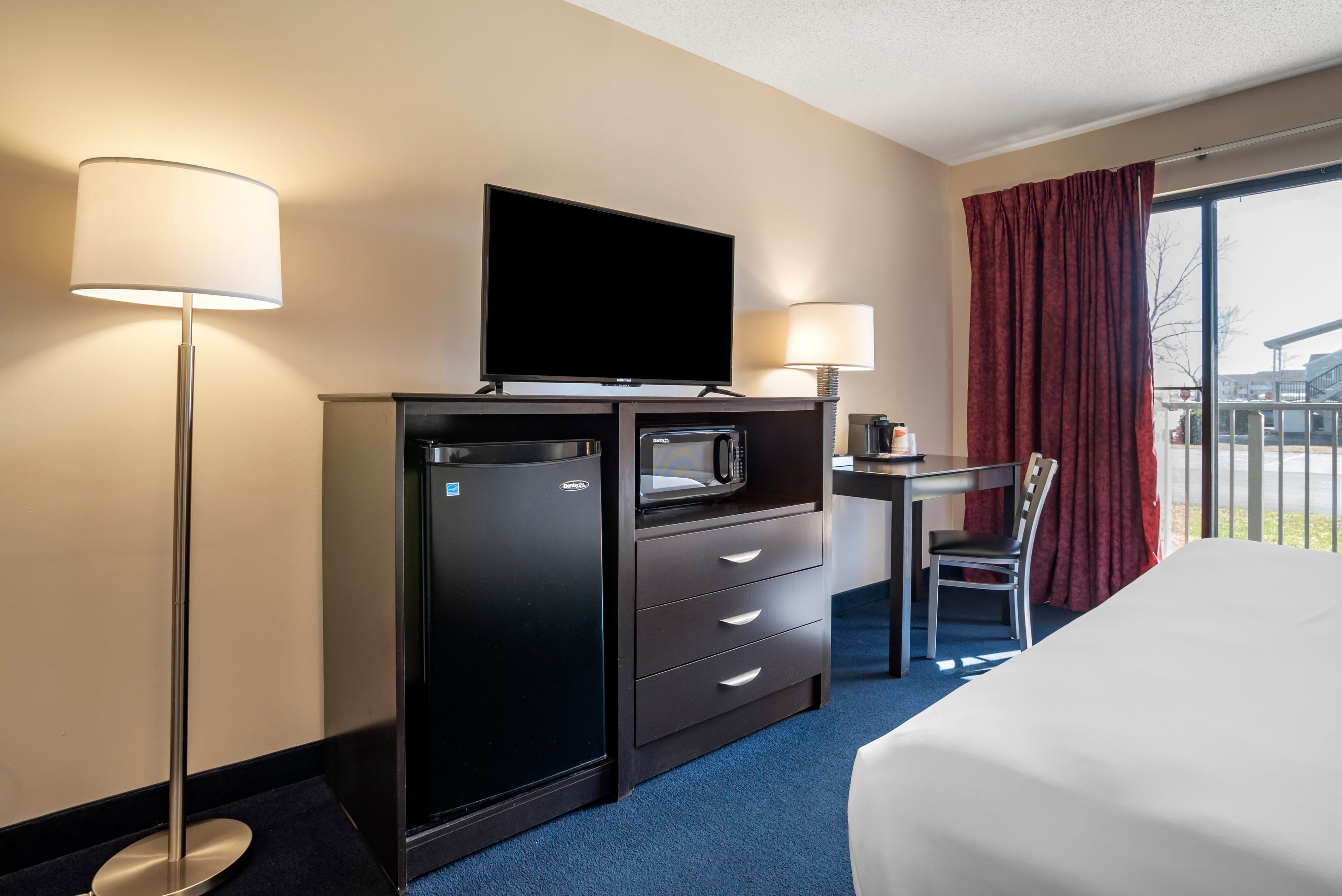 Econo Lodge Inn & Suites Rehoboth Beach — 11