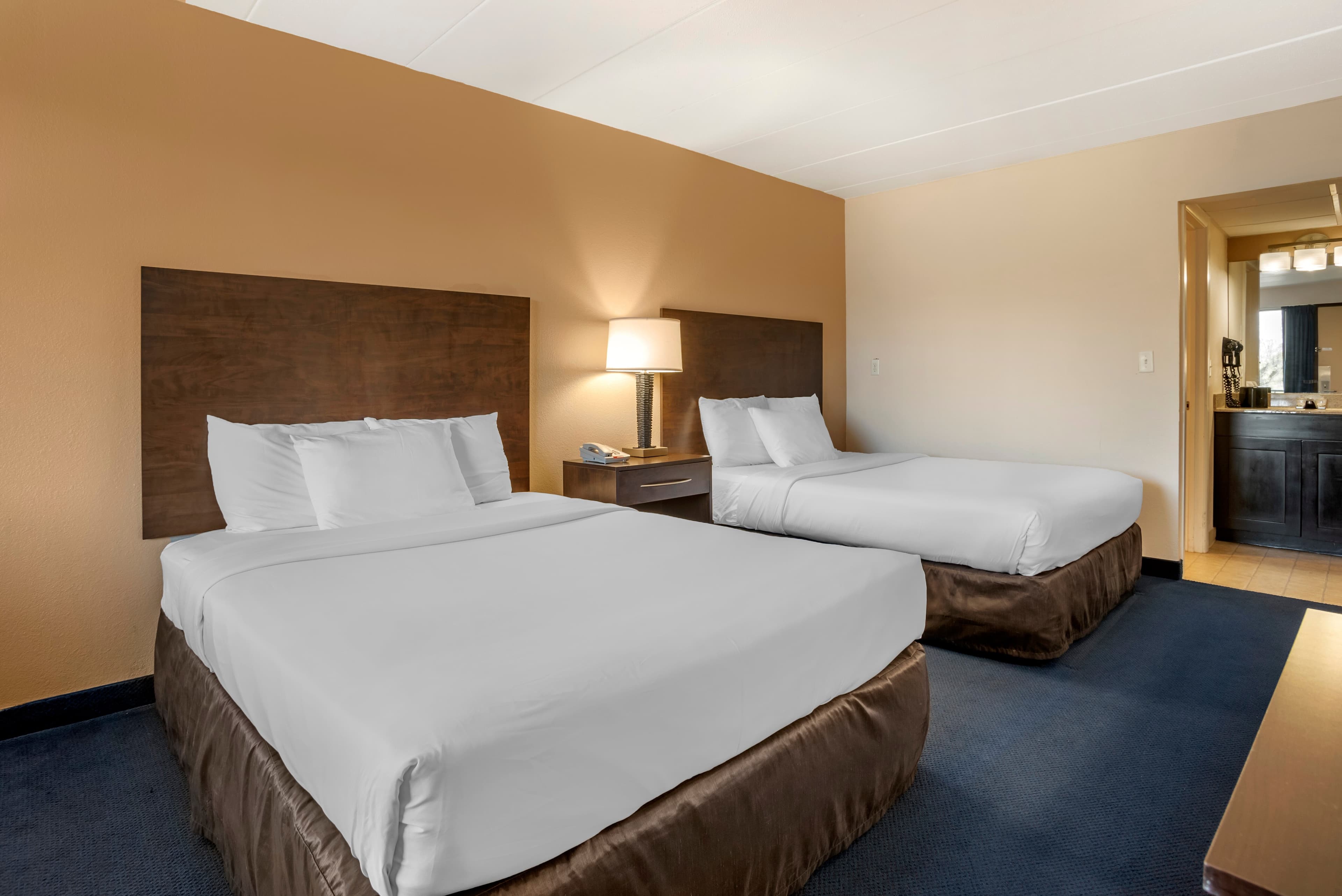 Econo Lodge Inn & Suites Rehoboth Beach - Image 2