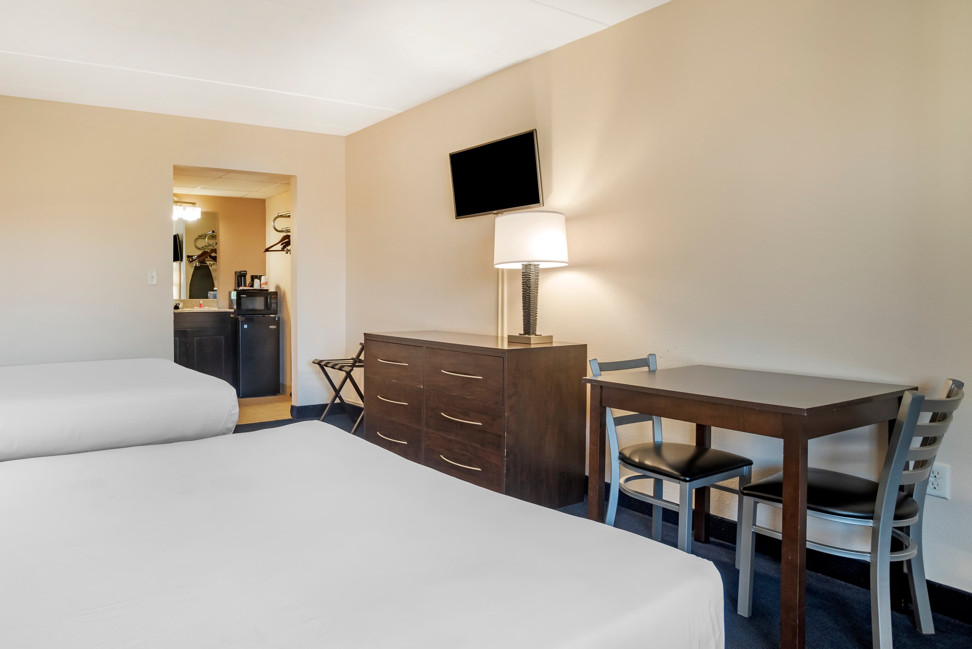 Econo Lodge Inn & Suites Rehoboth Beach - Image 3