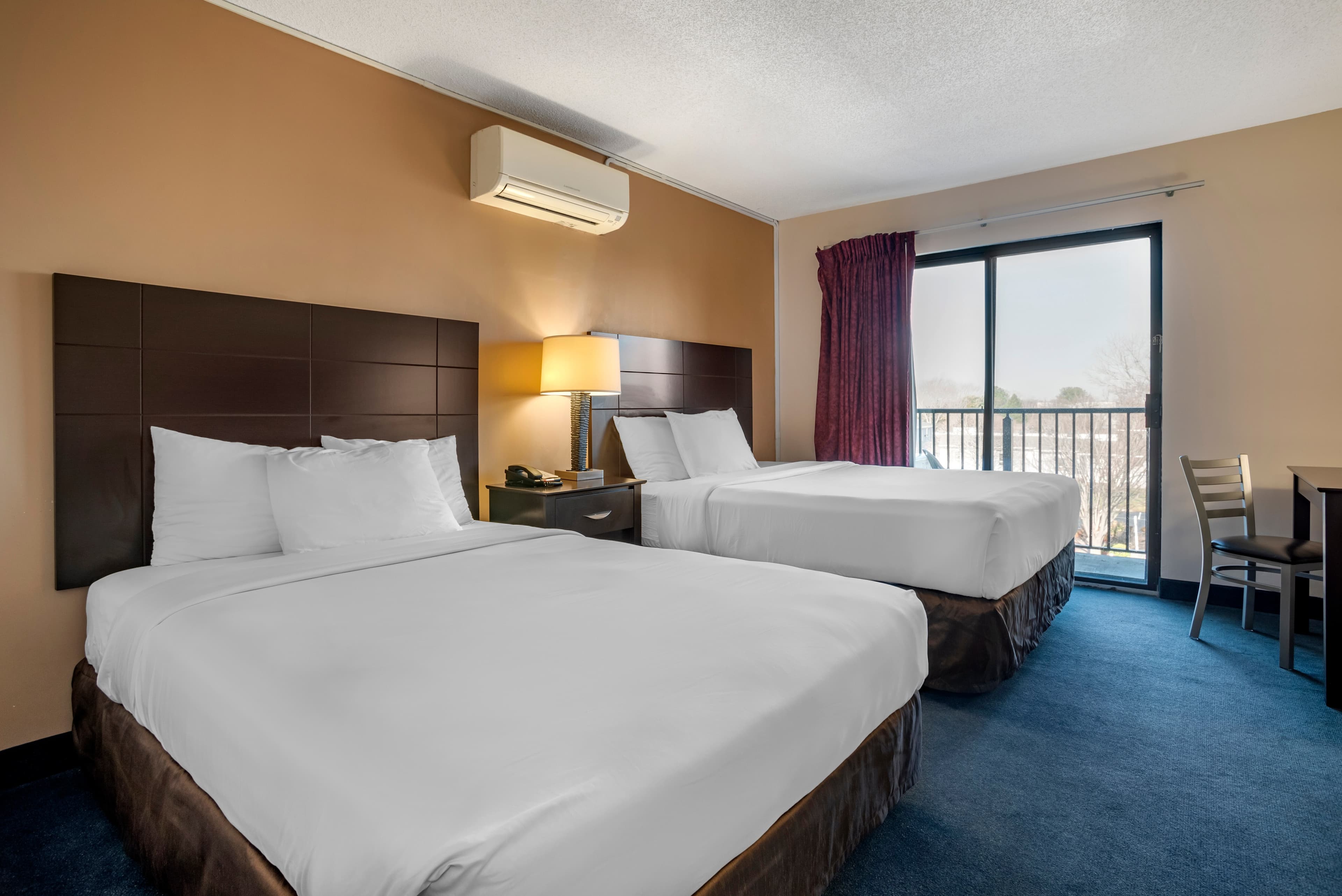 Econo Lodge Inn & Suites Rehoboth Beach — 34
