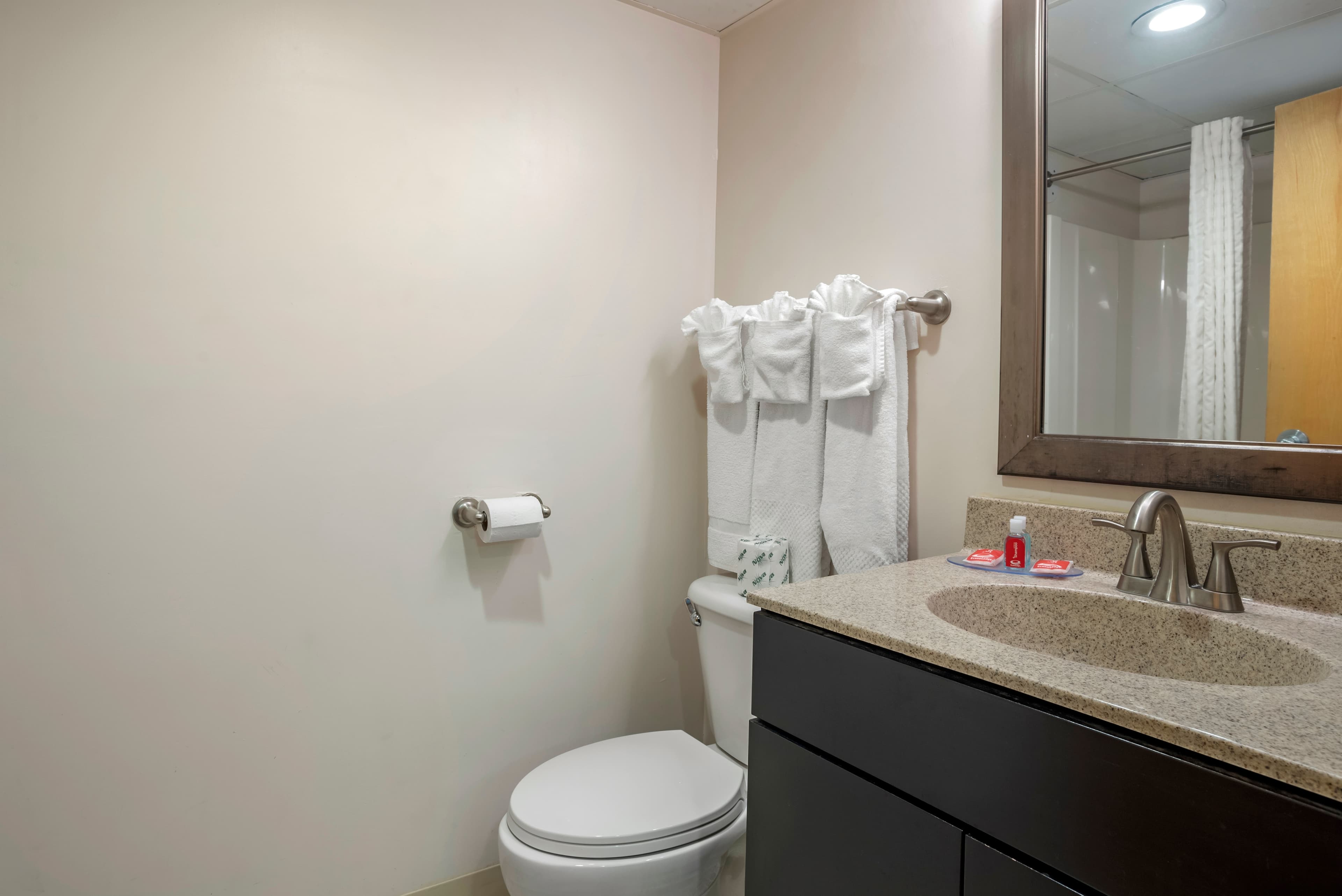 Econo Lodge Inn & Suites Rehoboth Beach — 37