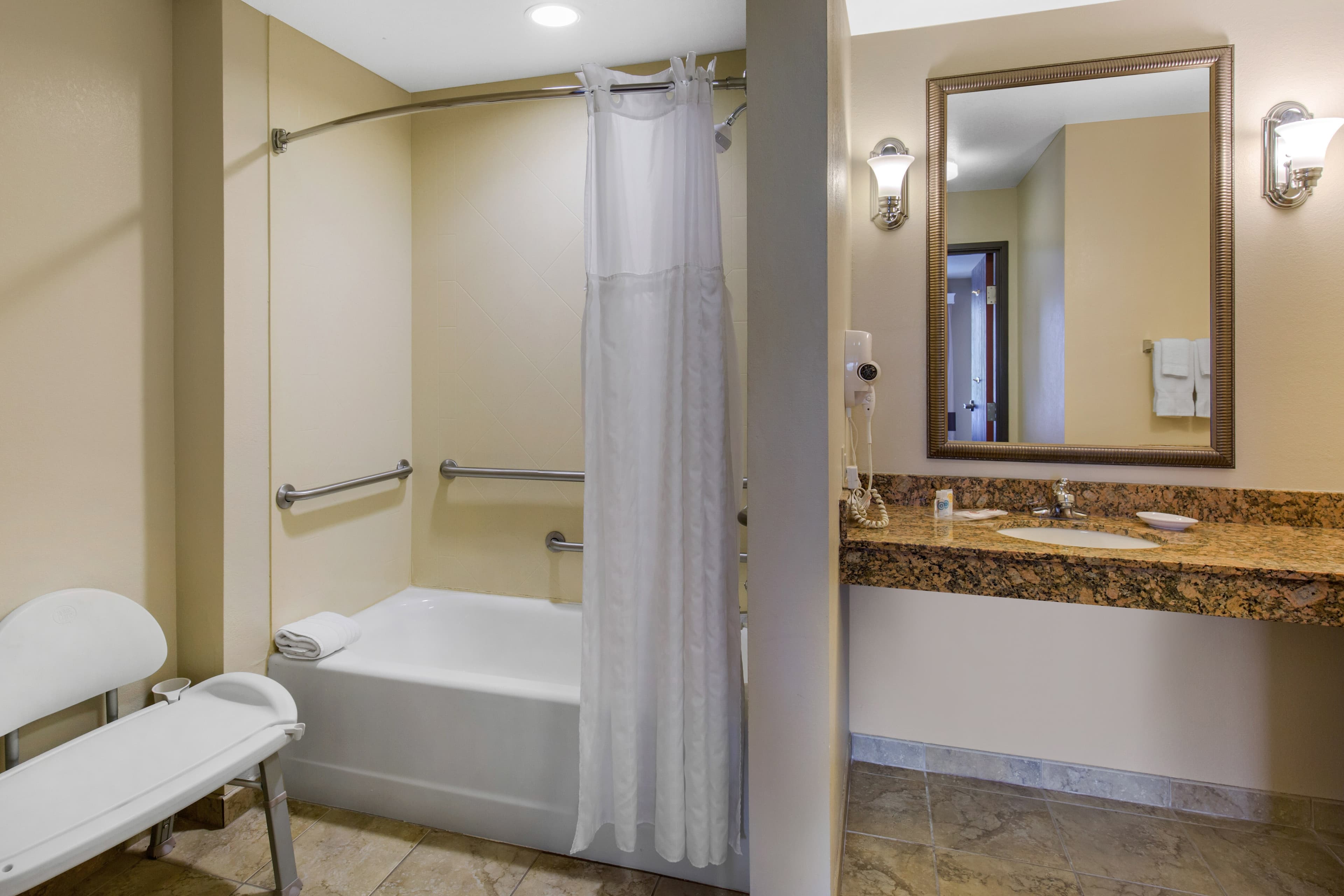 Comfort Suites Seaford — 11