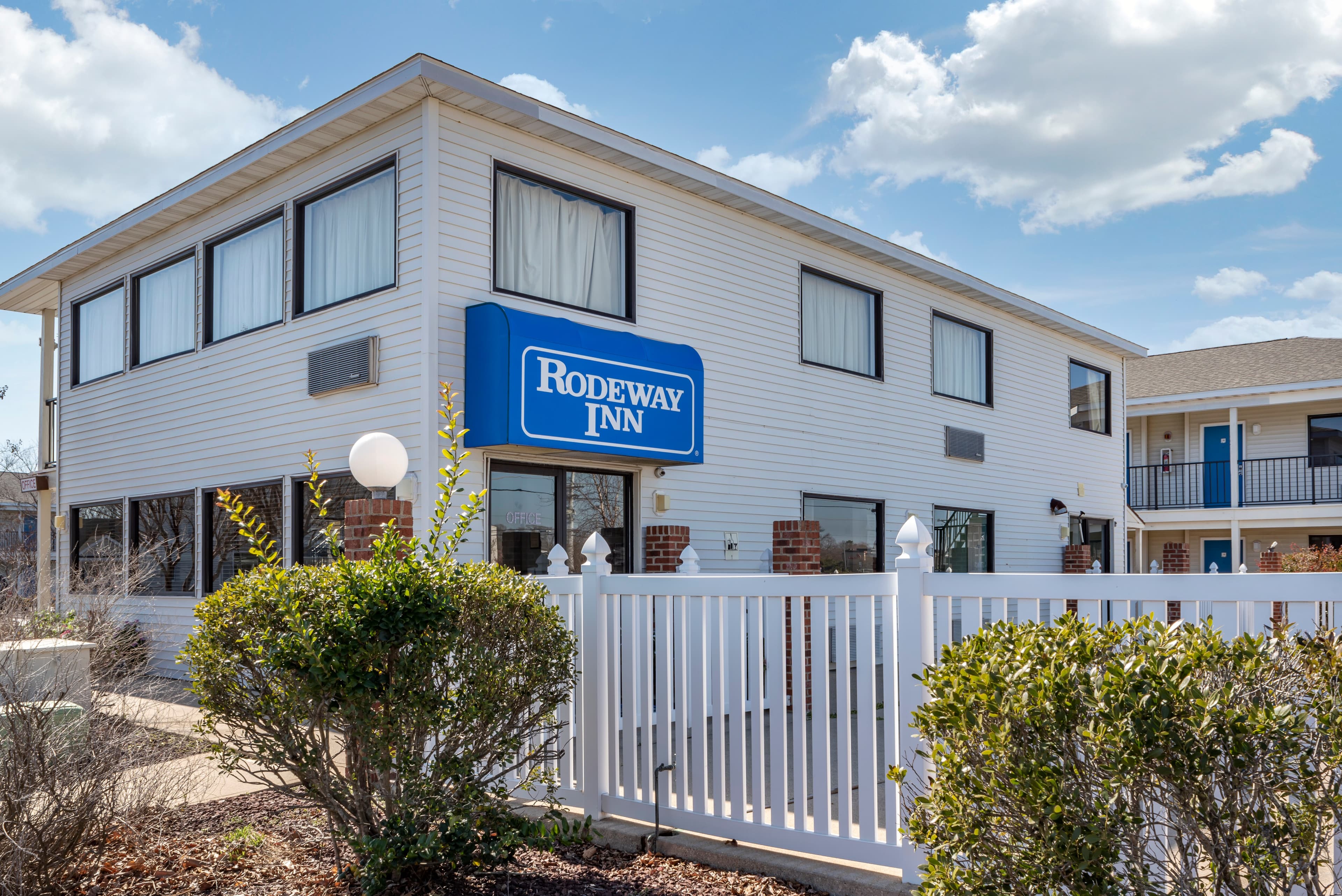 Rodeway Inn & Suites Rehoboth Beach - Image 1