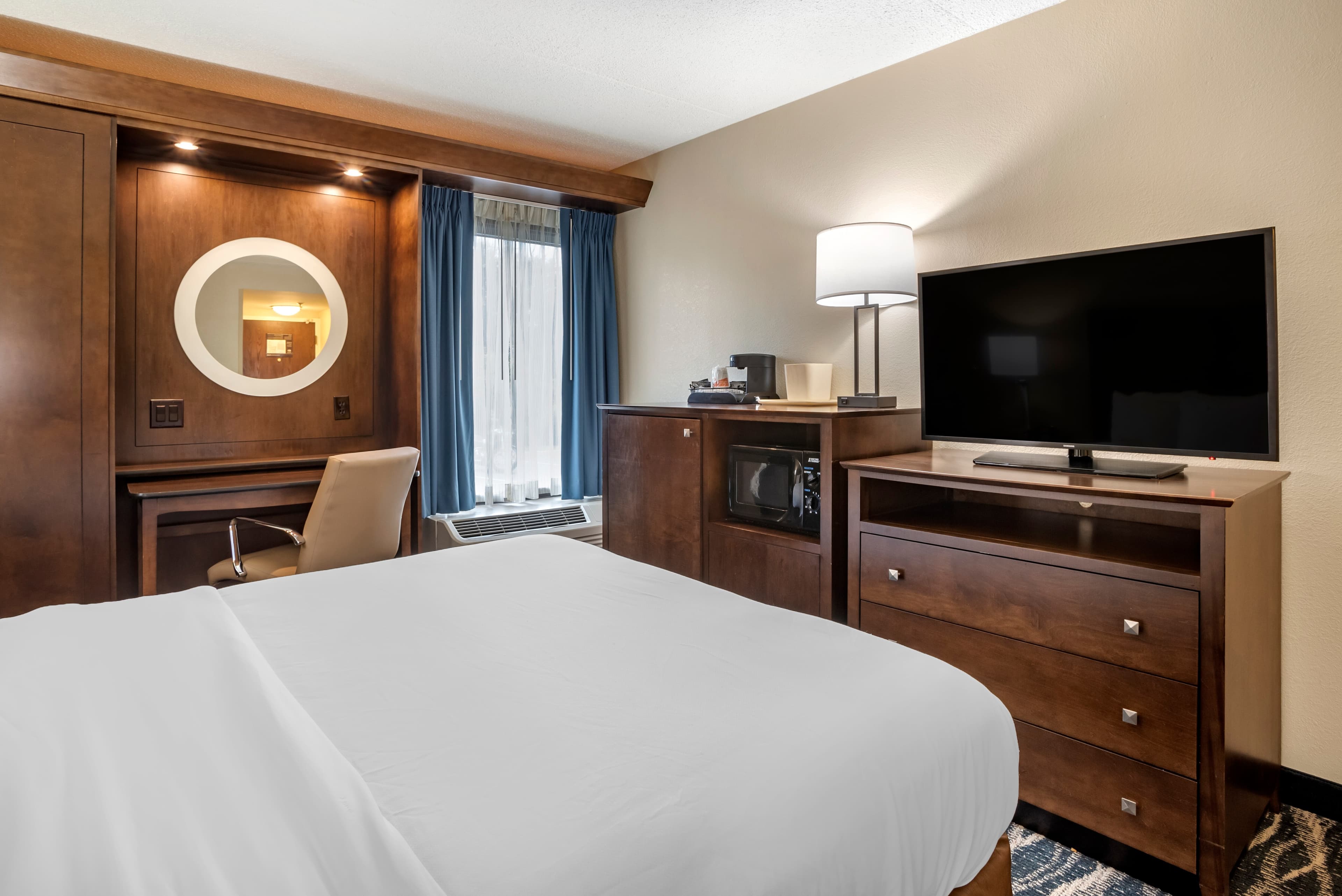 Comfort Inn & Suites Newark - Wilmington - Image 3