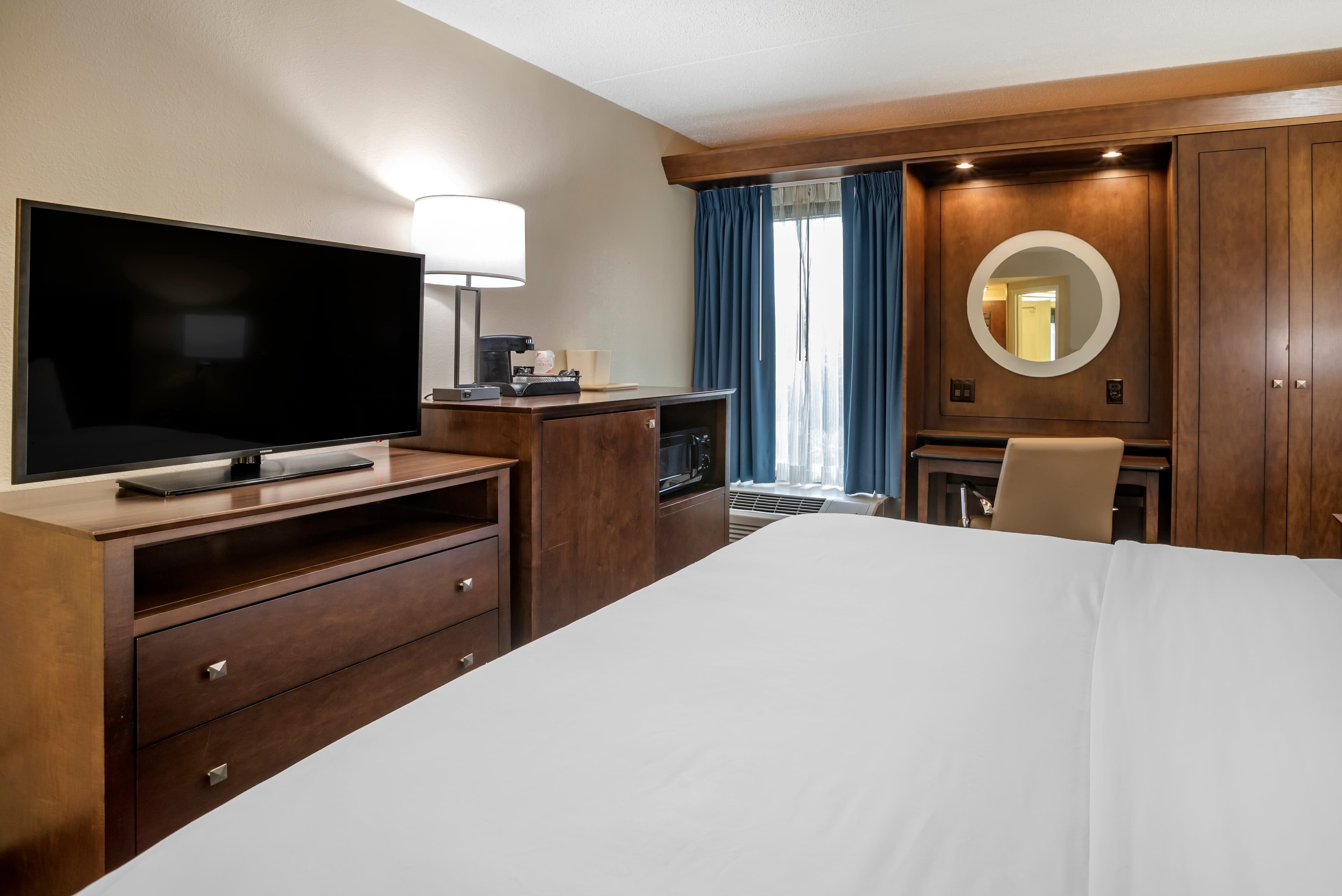 Comfort Inn & Suites Newark - Wilmington — 12