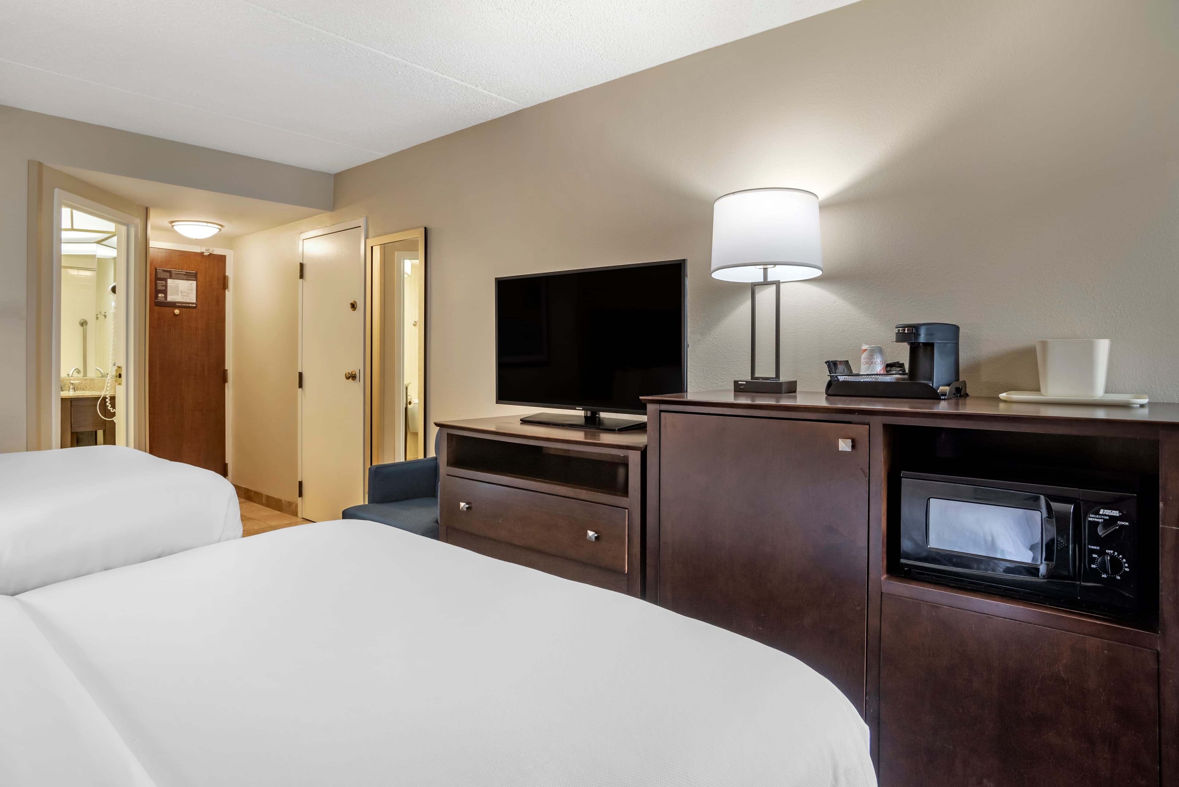 Comfort Inn & Suites Newark - Wilmington — 19