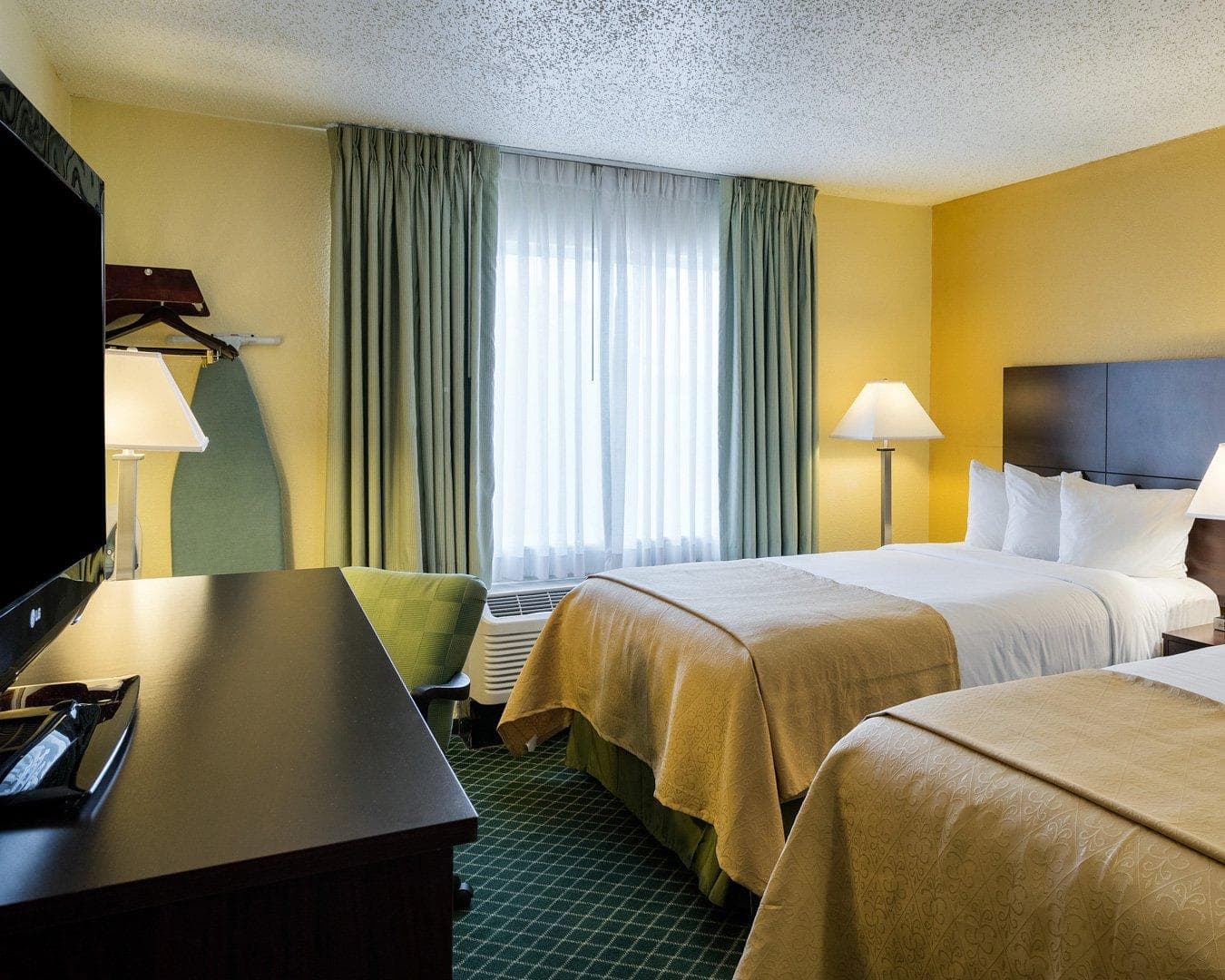 Quality Inn Newark - Wilmington — 12