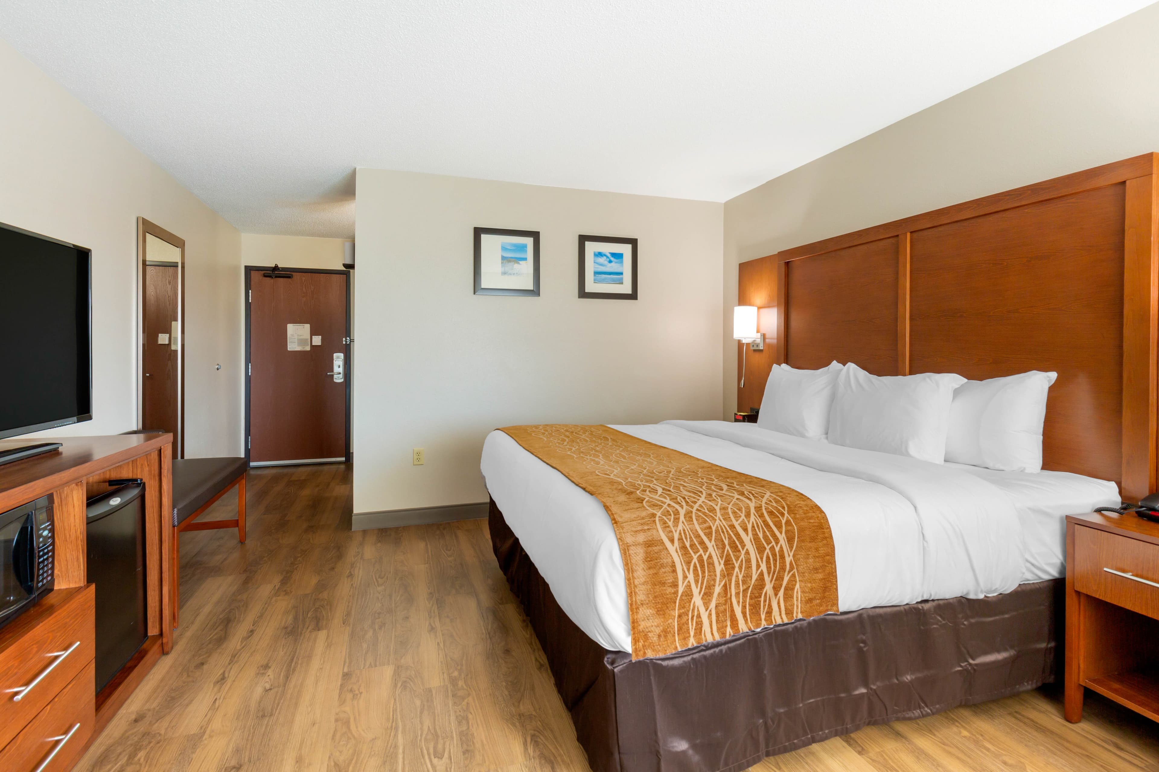 Comfort Inn & Suites Milford - Image 3