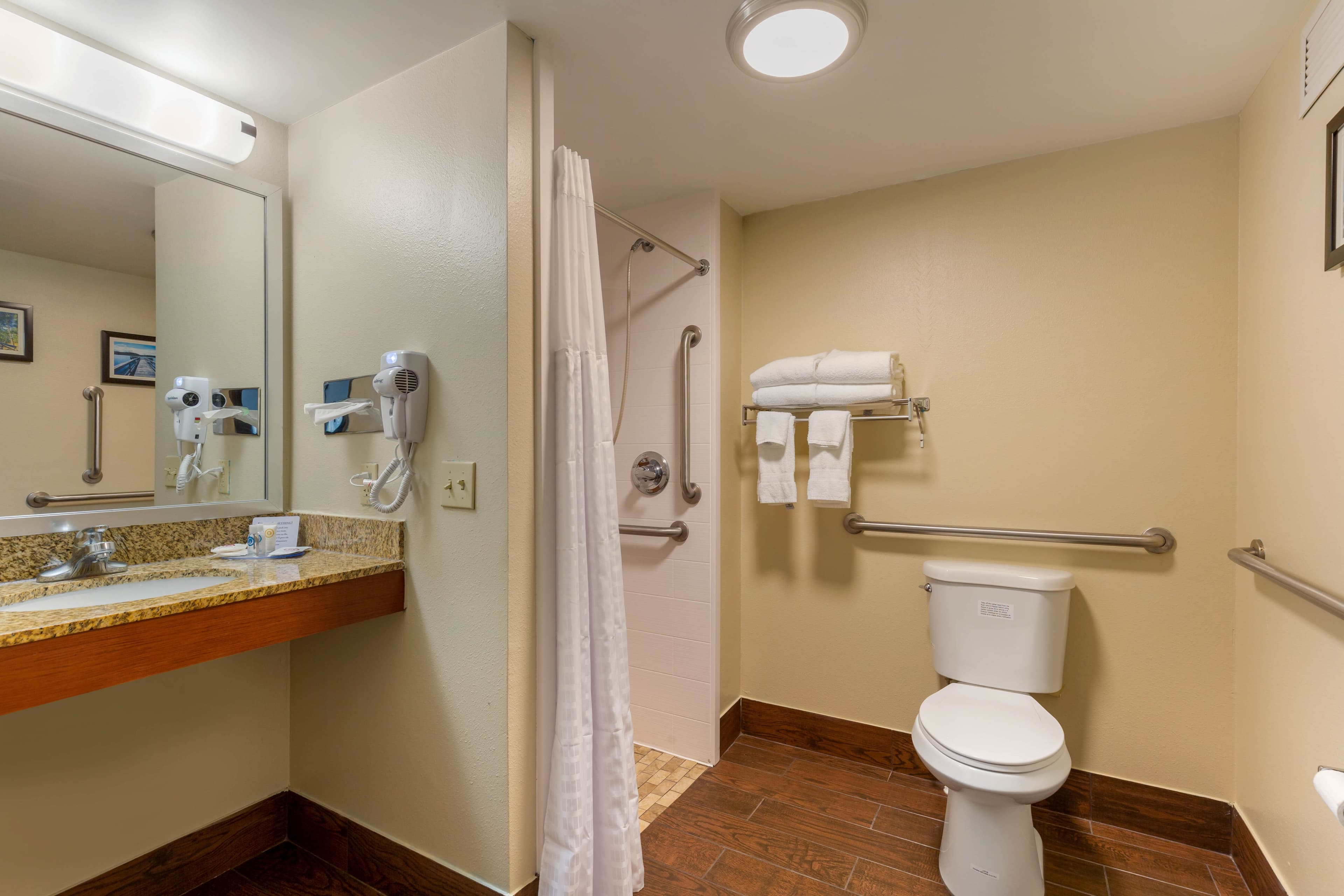 Comfort Inn & Suites Milford — 9