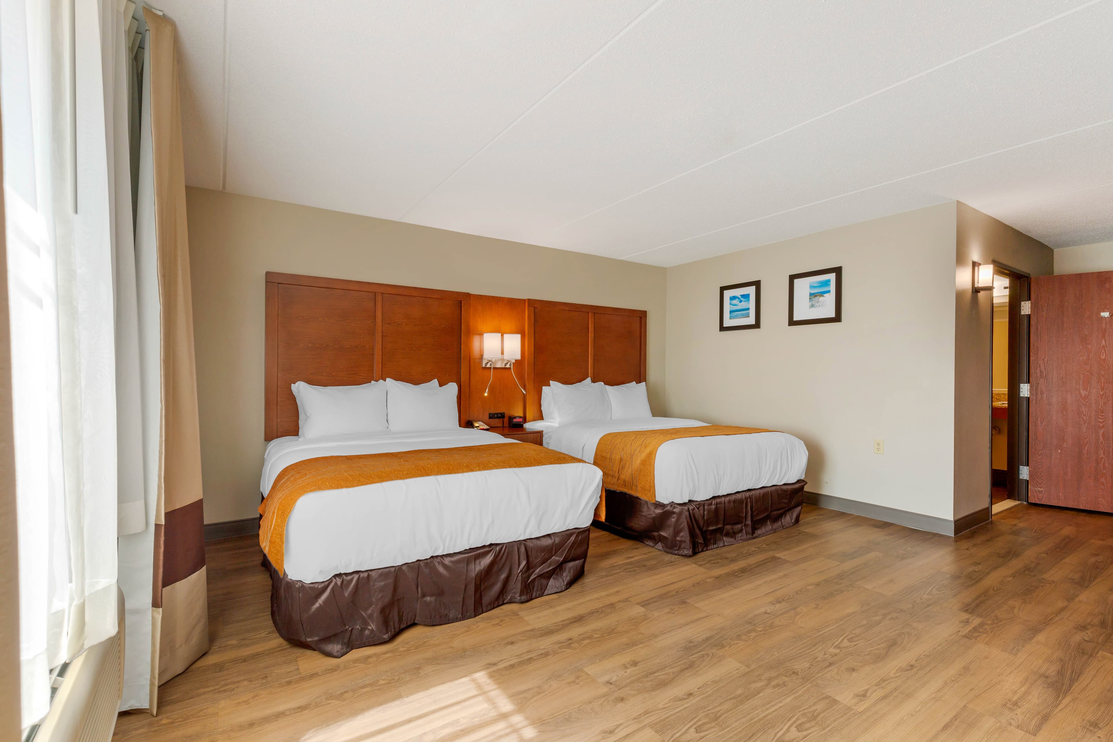 Comfort Inn & Suites Milford — 14