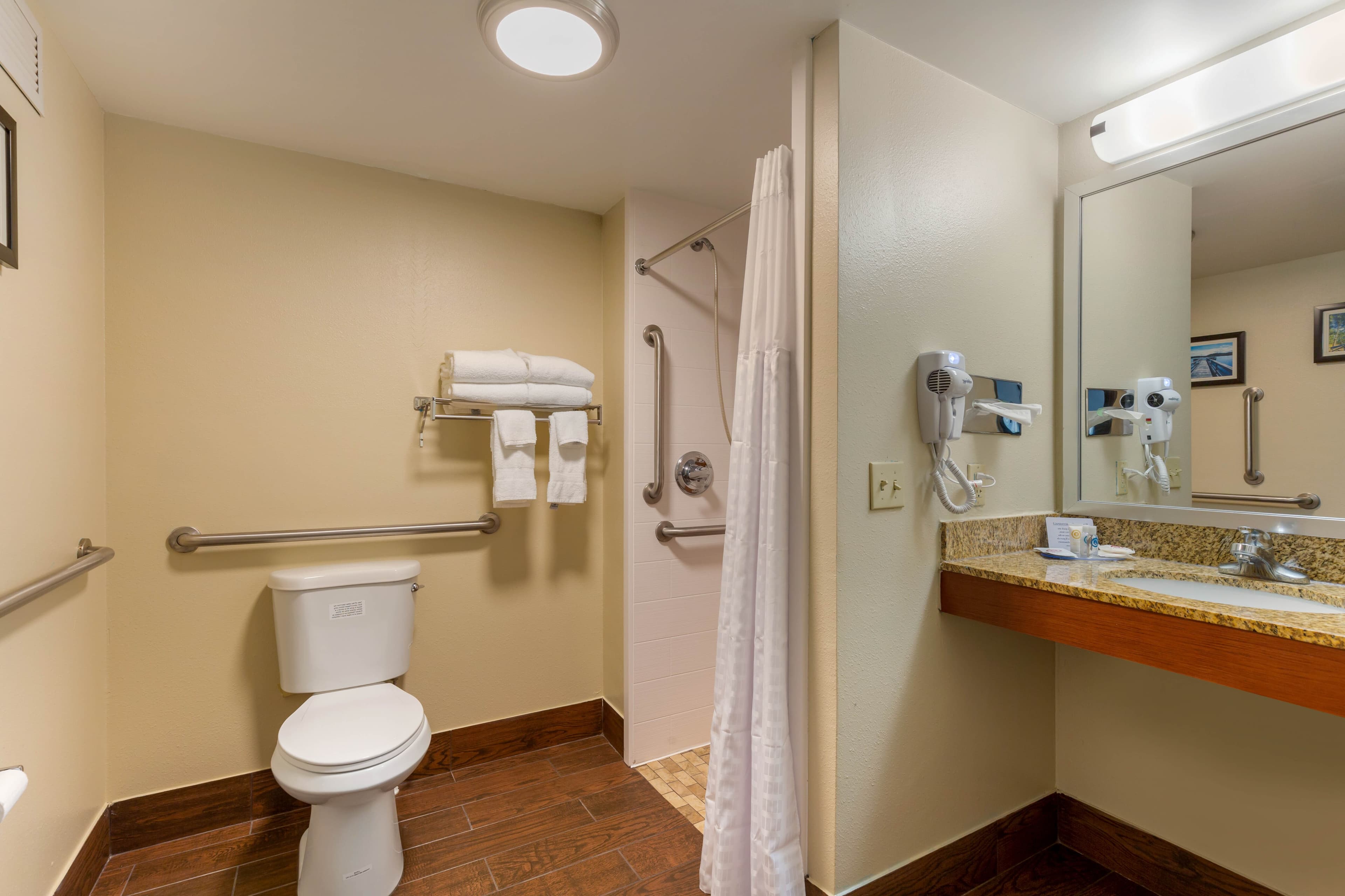 Comfort Inn & Suites Milford — 17