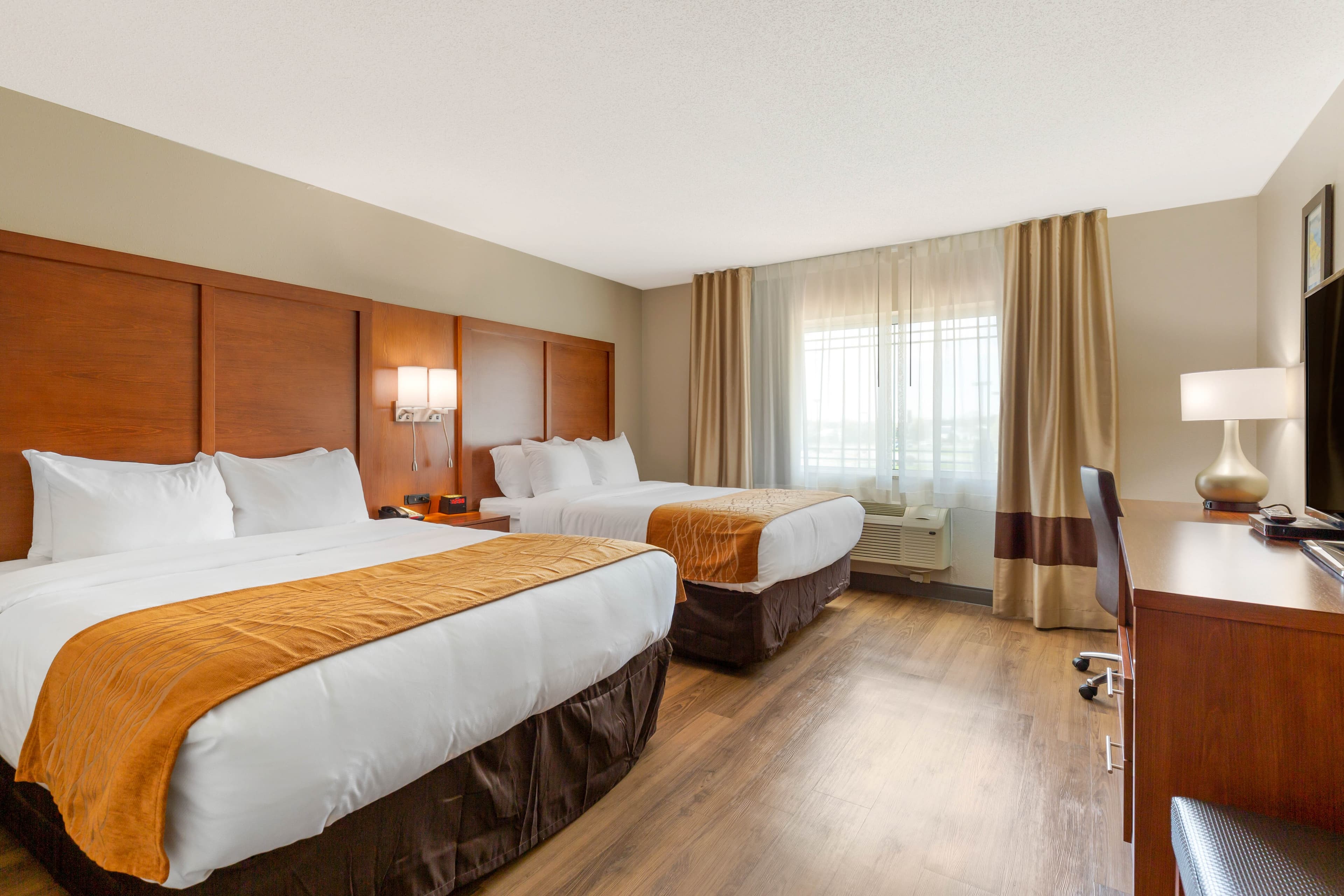 Comfort Inn & Suites Milford — 10