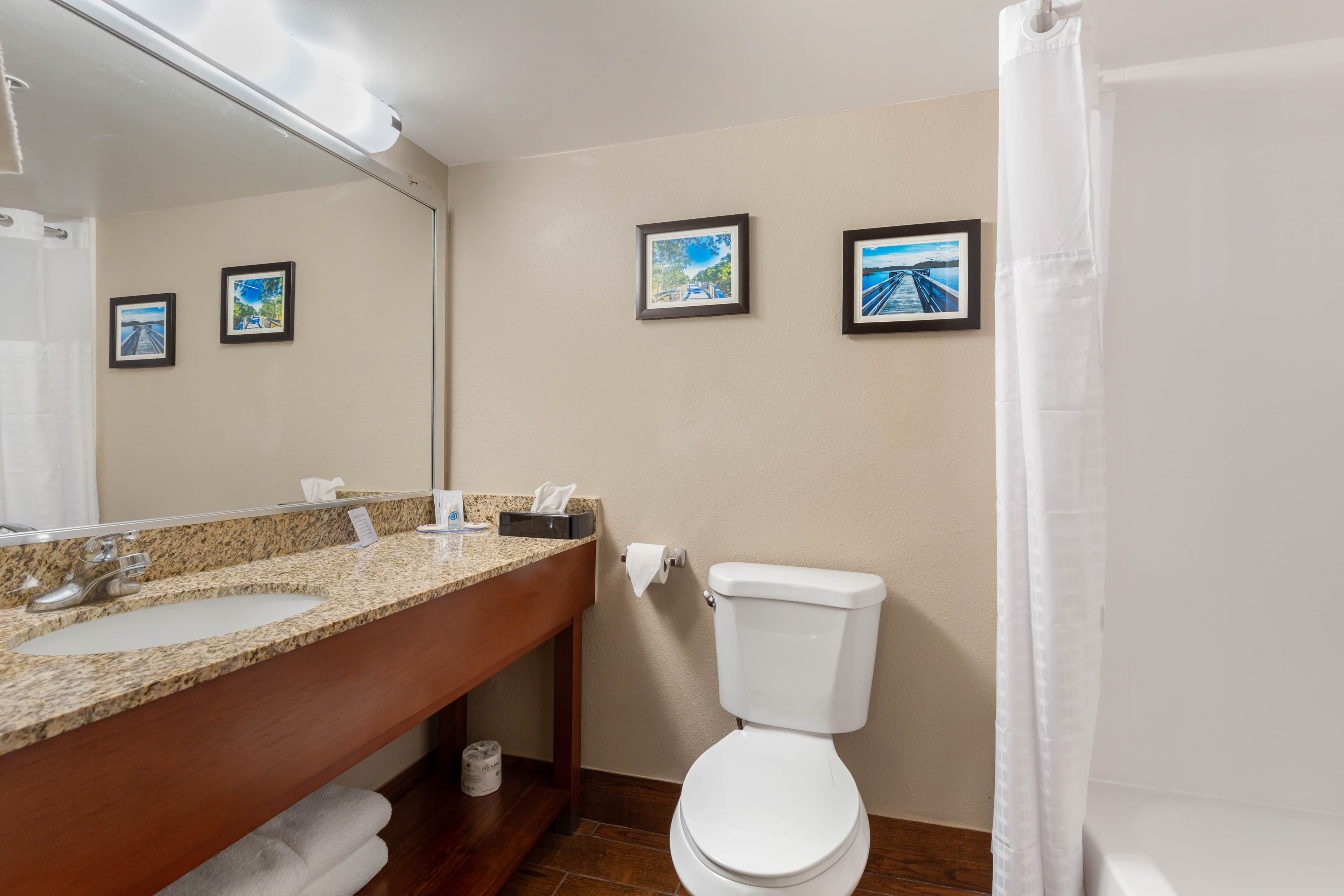 Comfort Inn & Suites Milford — 21