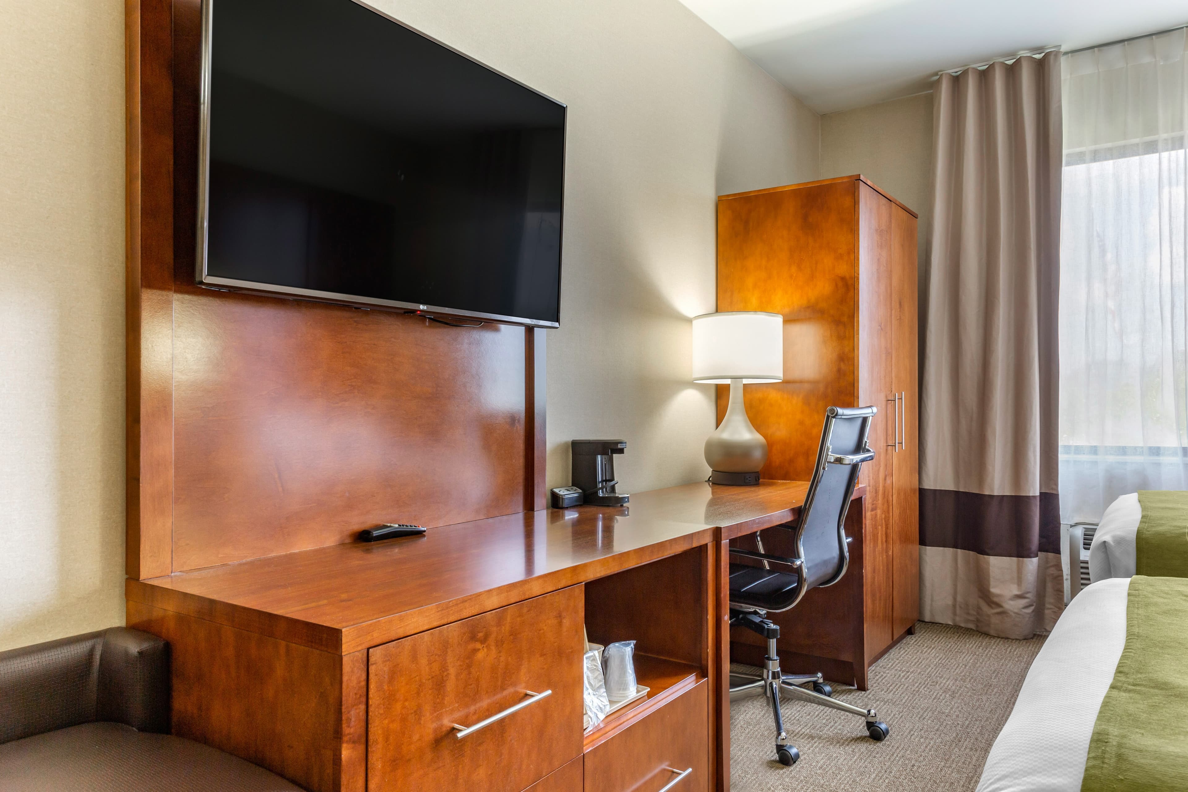 Comfort Suites Dover University Area - Image 4