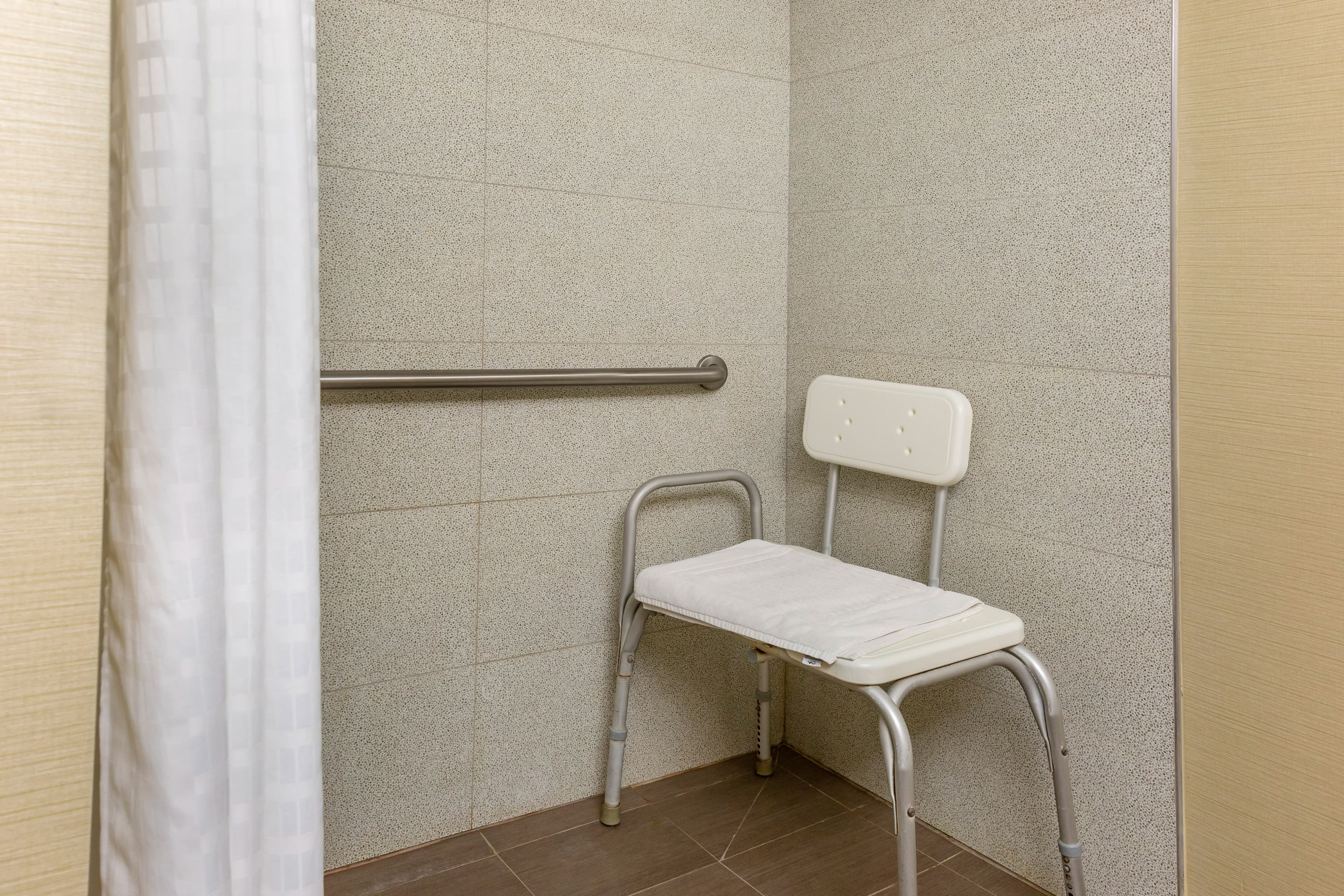 Comfort Suites Dover University Area — 10