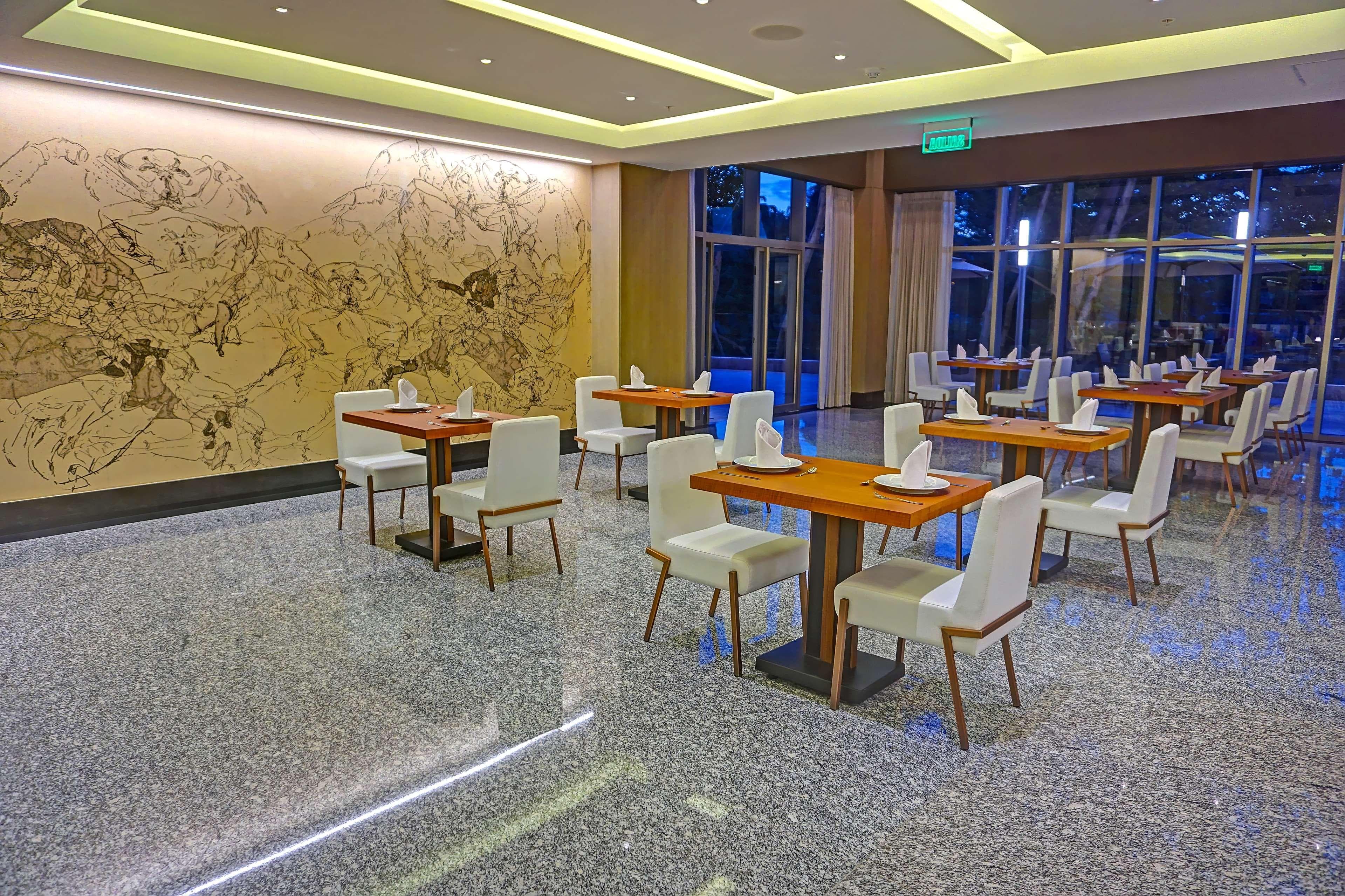 Radisson Hotel Guayaquil - Image 1