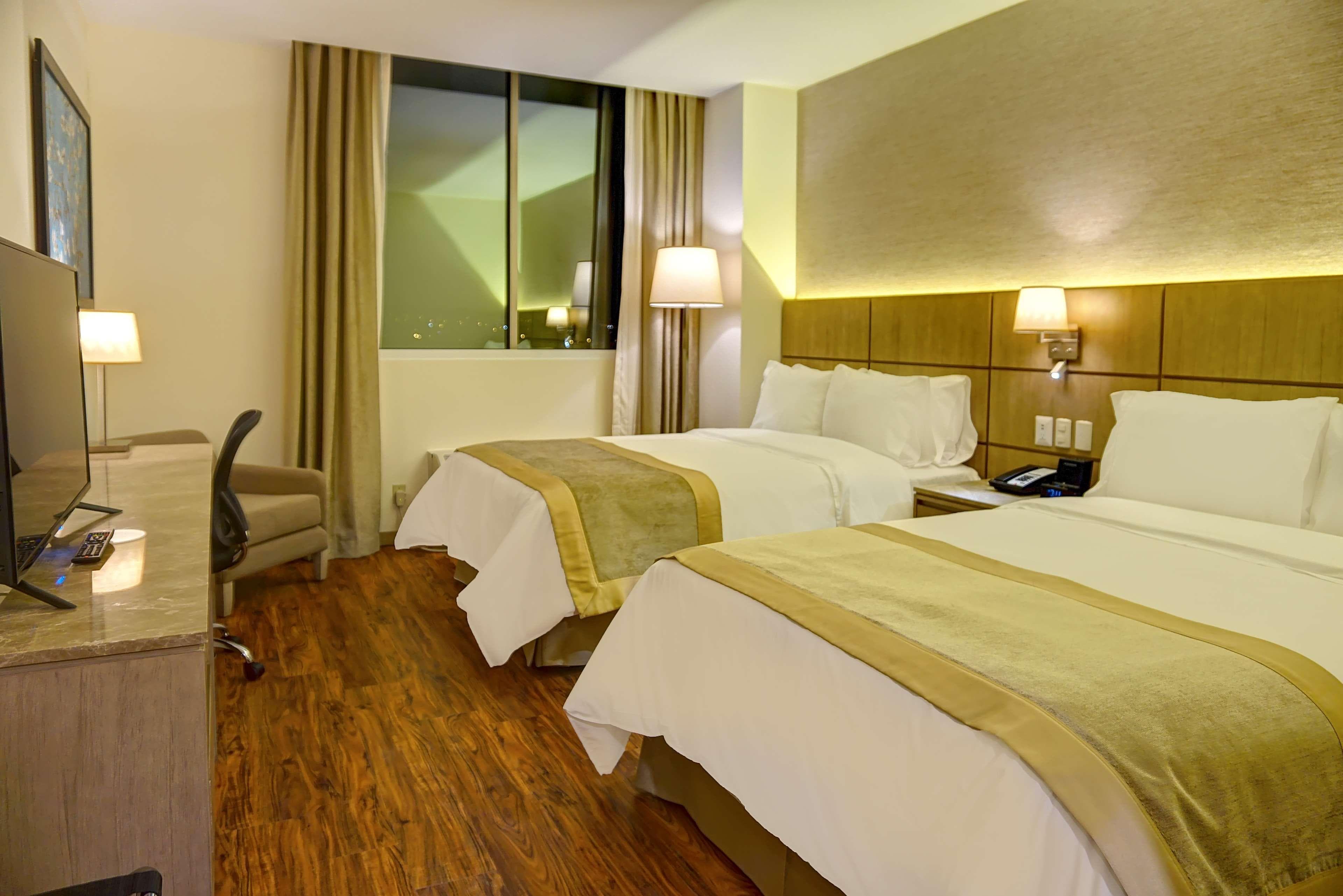 Radisson Hotel Guayaquil - Image 2
