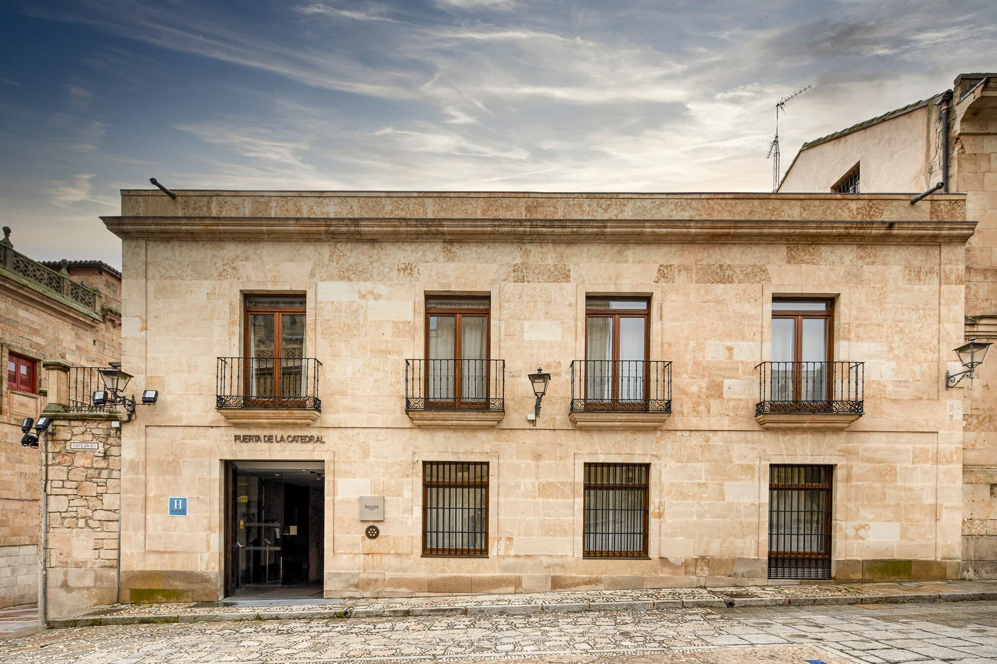 Sercotel Puerta de la Catedral, an Ascend Collection Hotel - Image 1