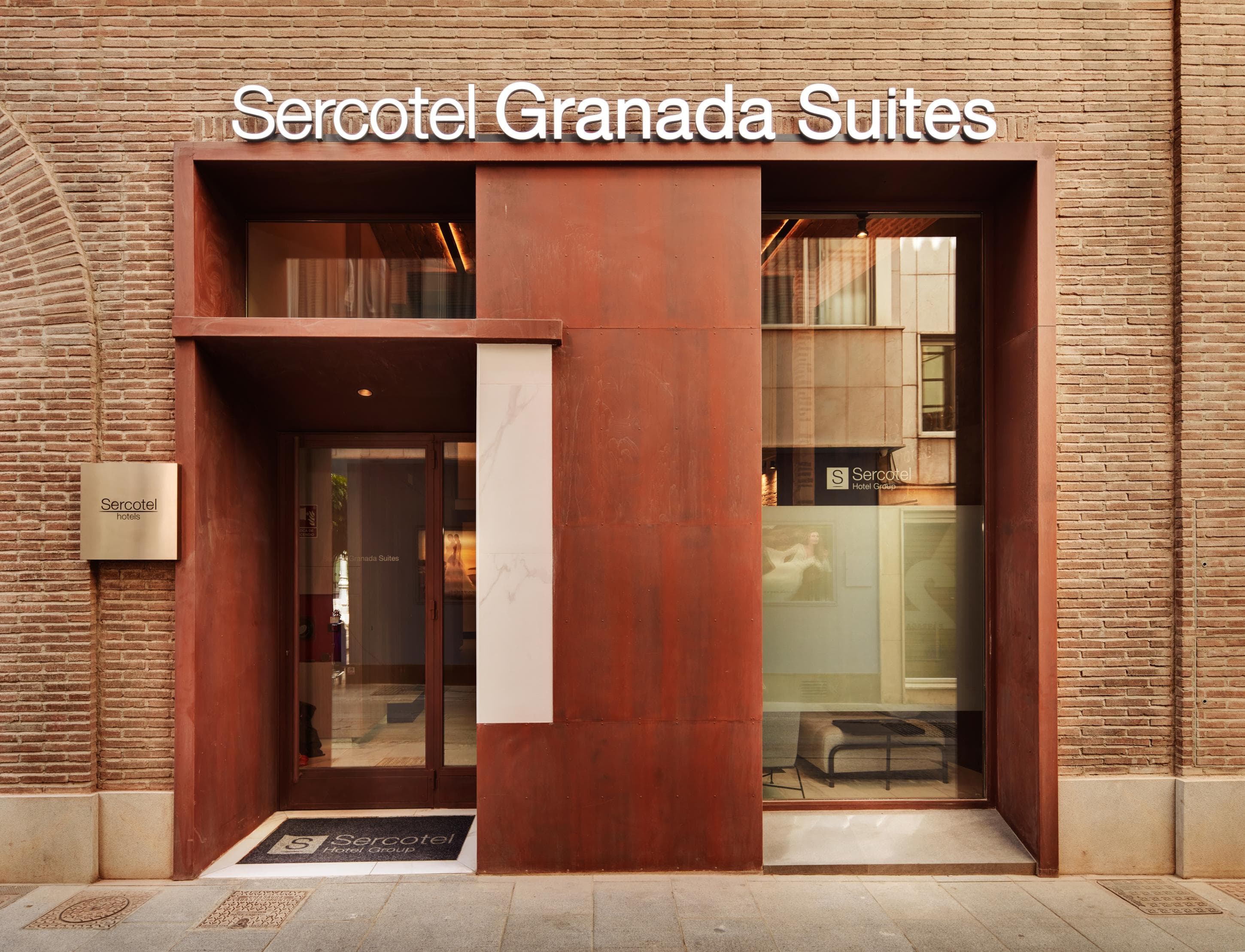 Sercotel Granada Suites, an Ascend Collection Hotel - Image 1