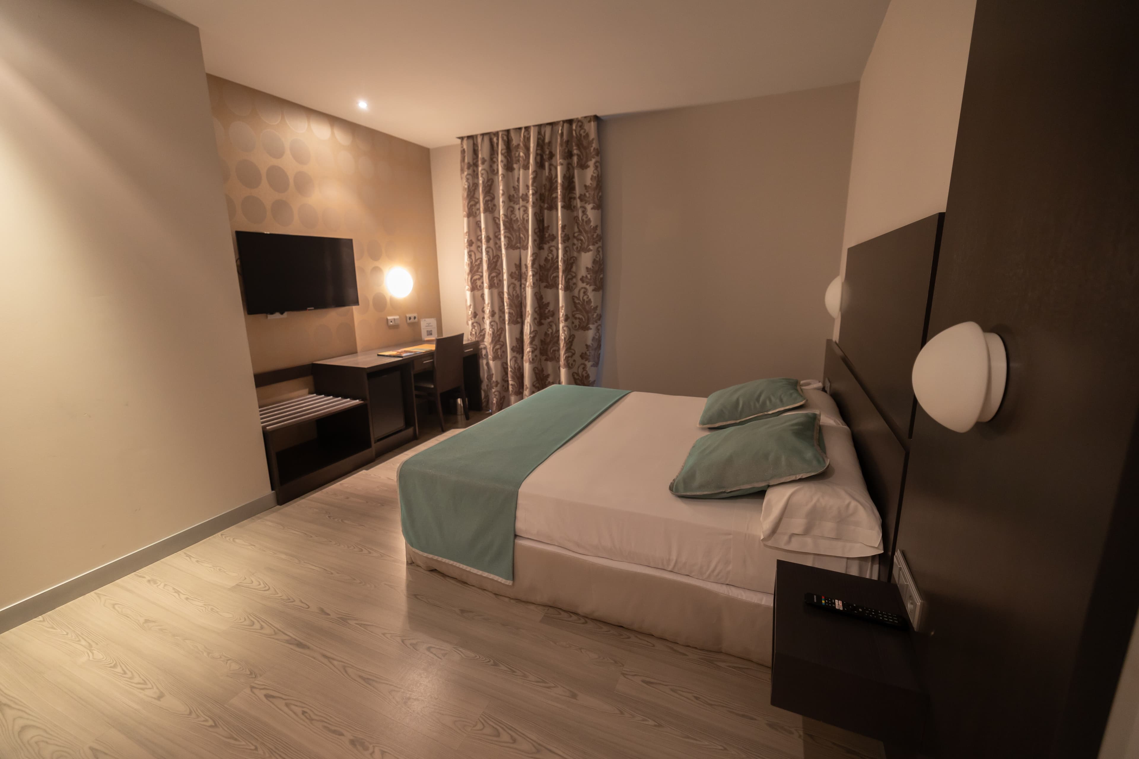 Hotel Ciudad de Ponferrada, an Ascend Collection Hotel - Image 5