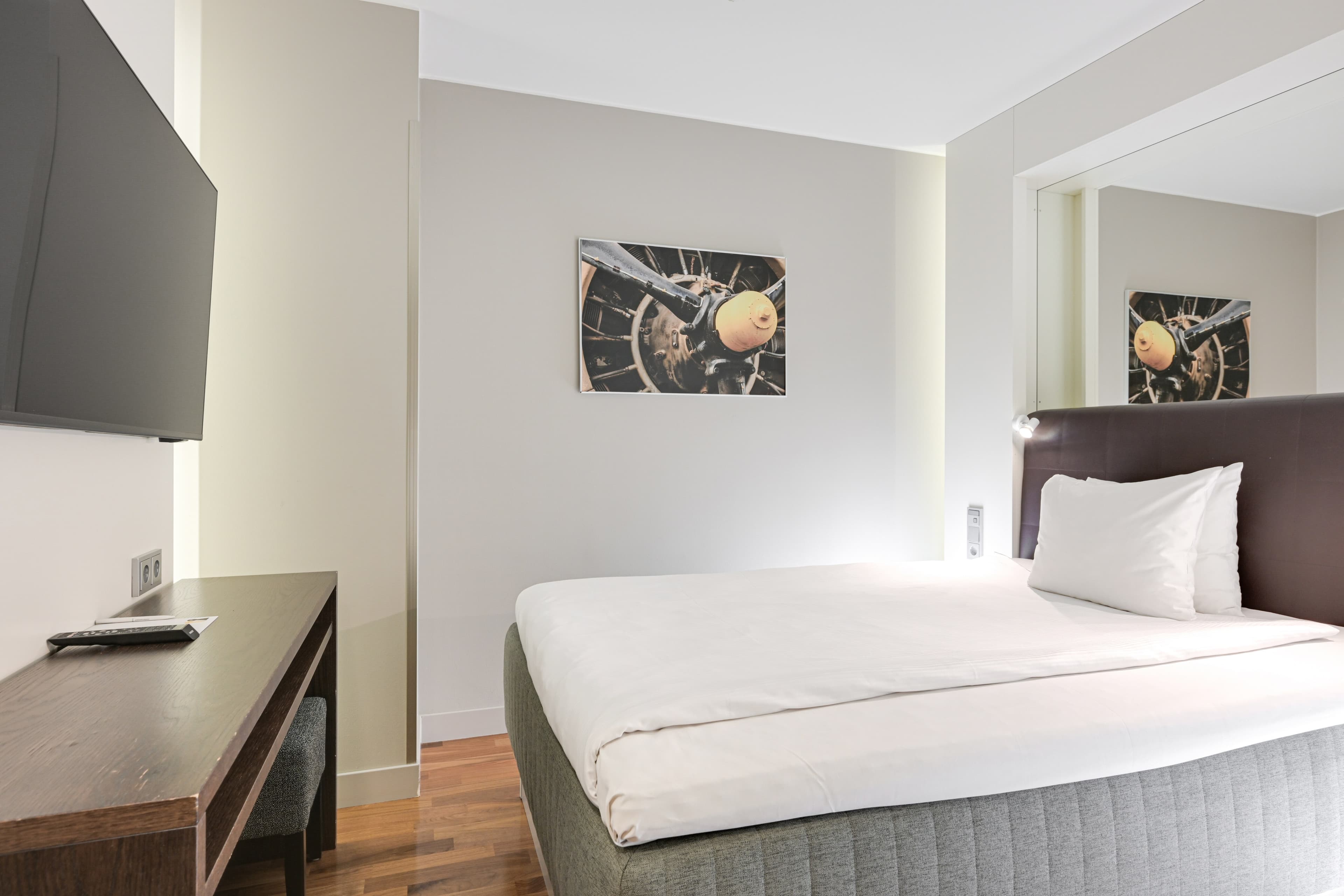 Comfort Hotel Xpress Helsinki Airport Terminal — 9