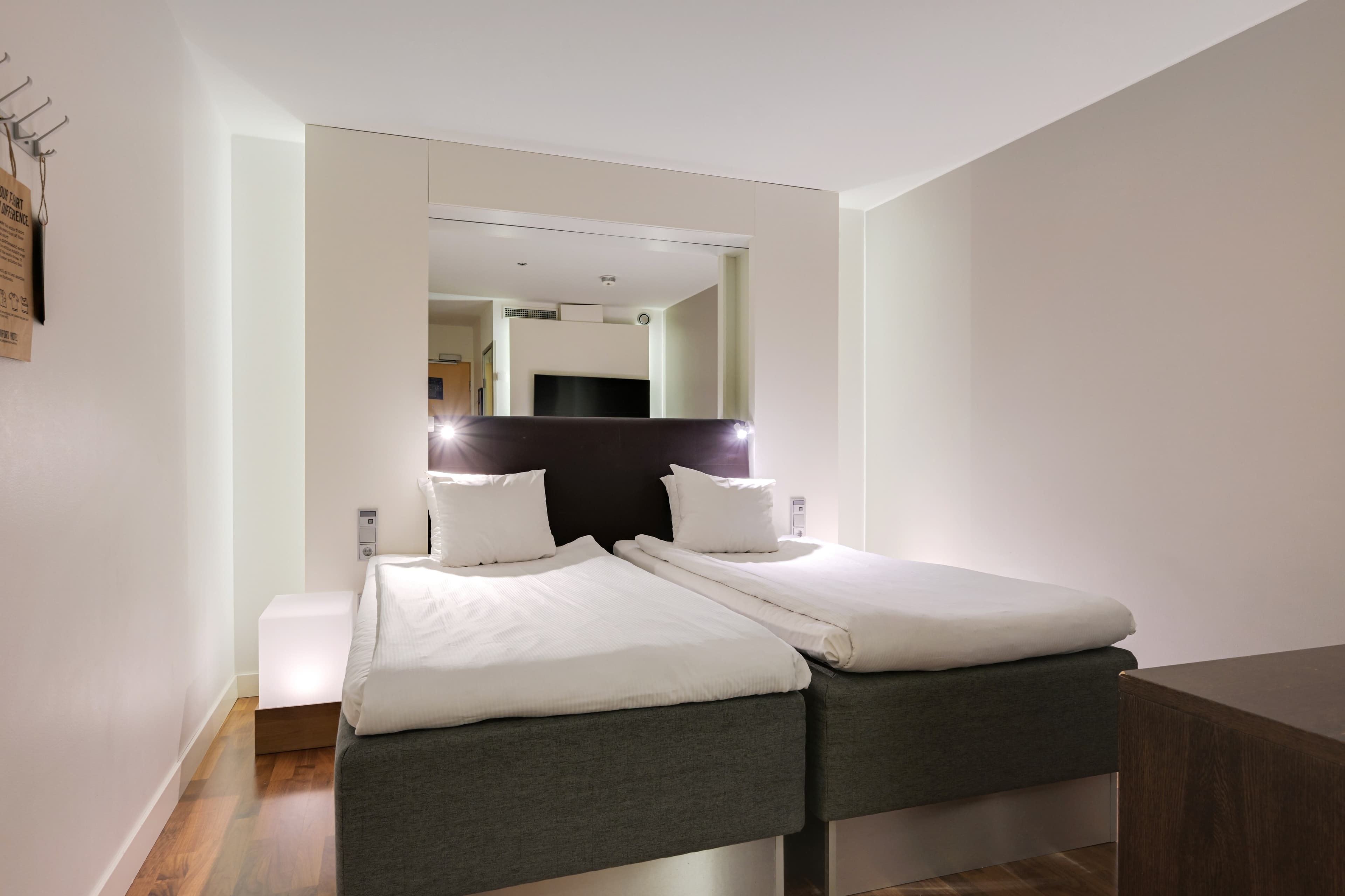 Comfort Hotel Xpress Helsinki Airport Terminal — 12