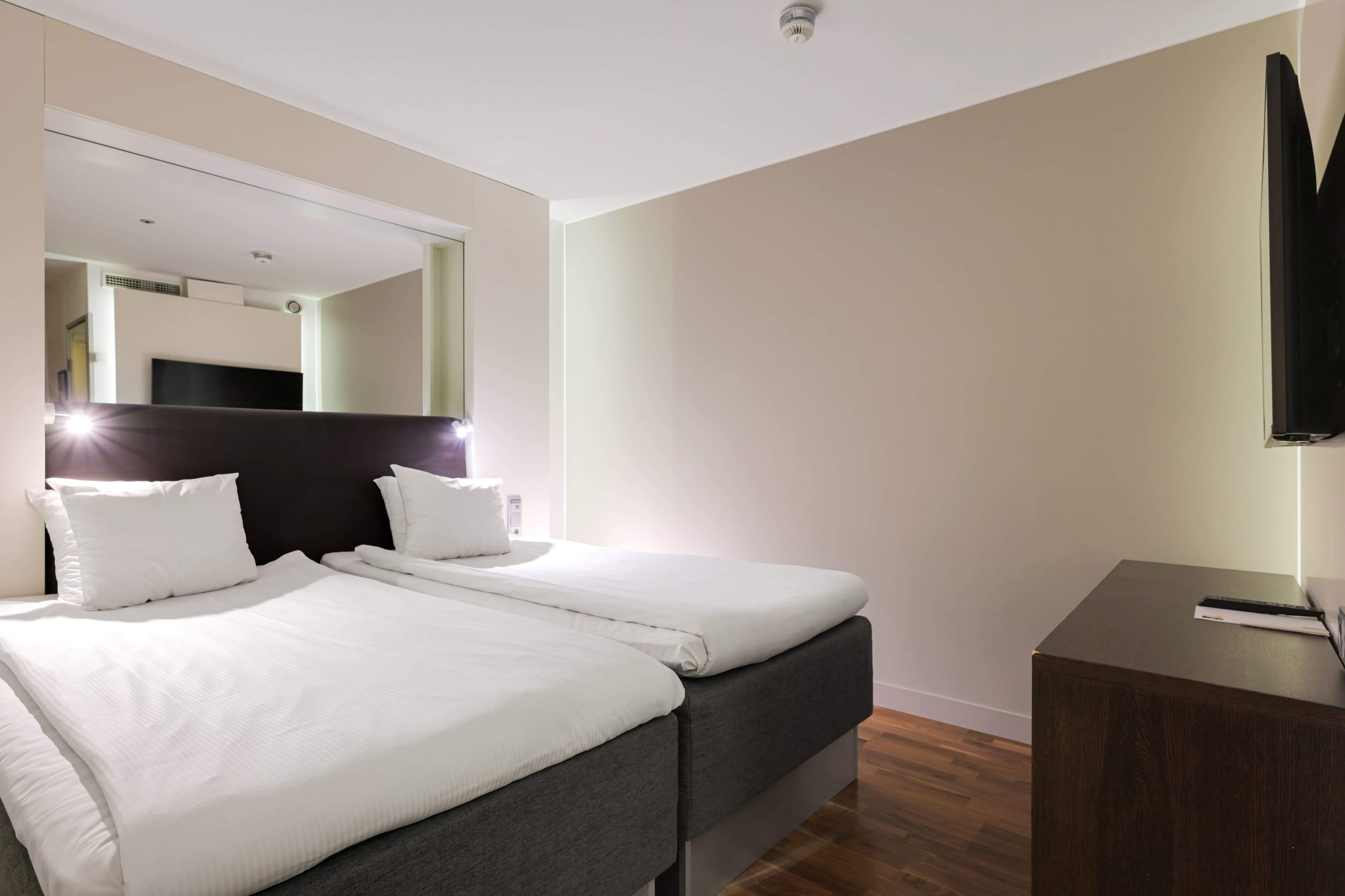 Comfort Hotel Xpress Helsinki Airport Terminal — 14