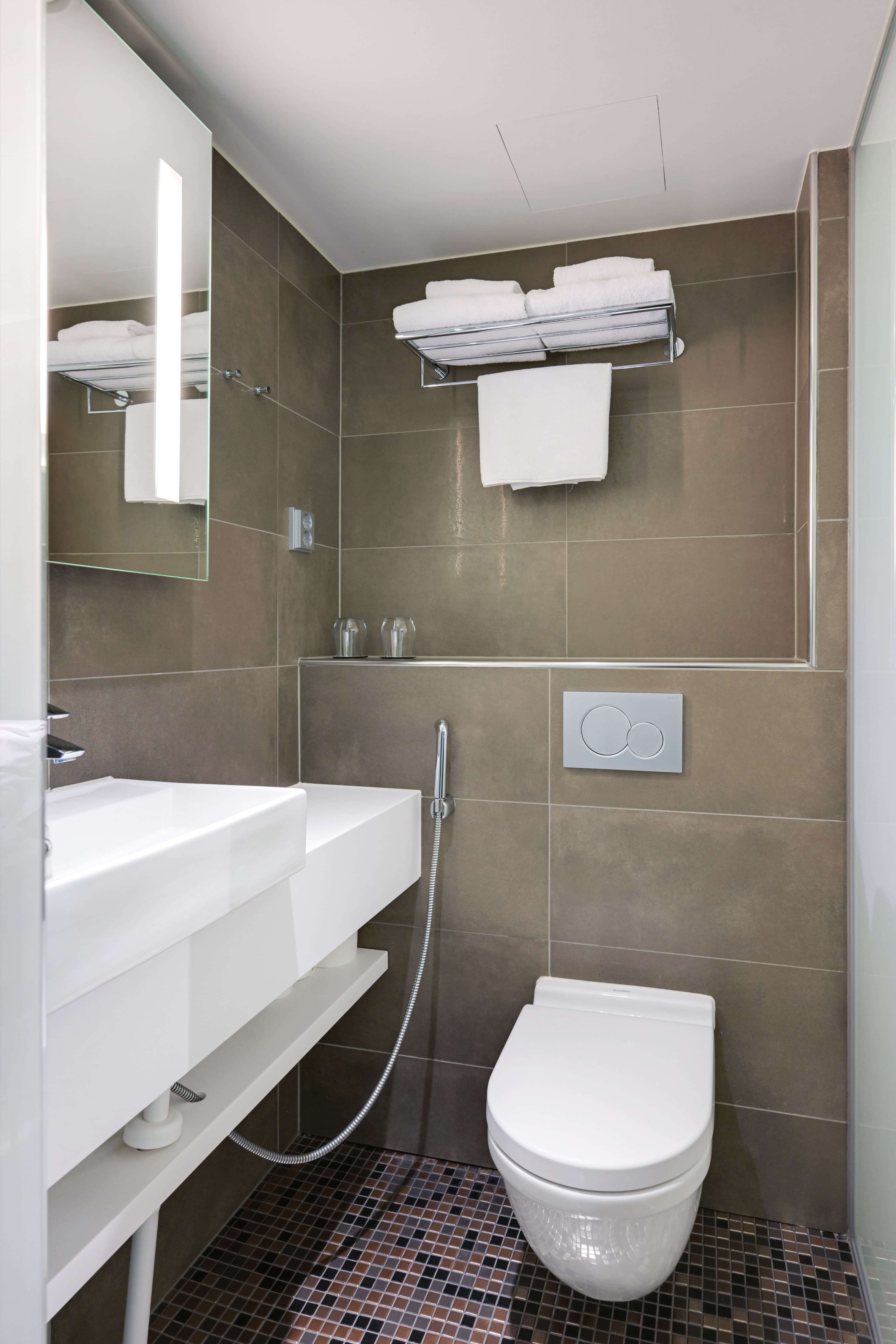 Comfort Hotel Xpress Helsinki Airport Terminal — 17