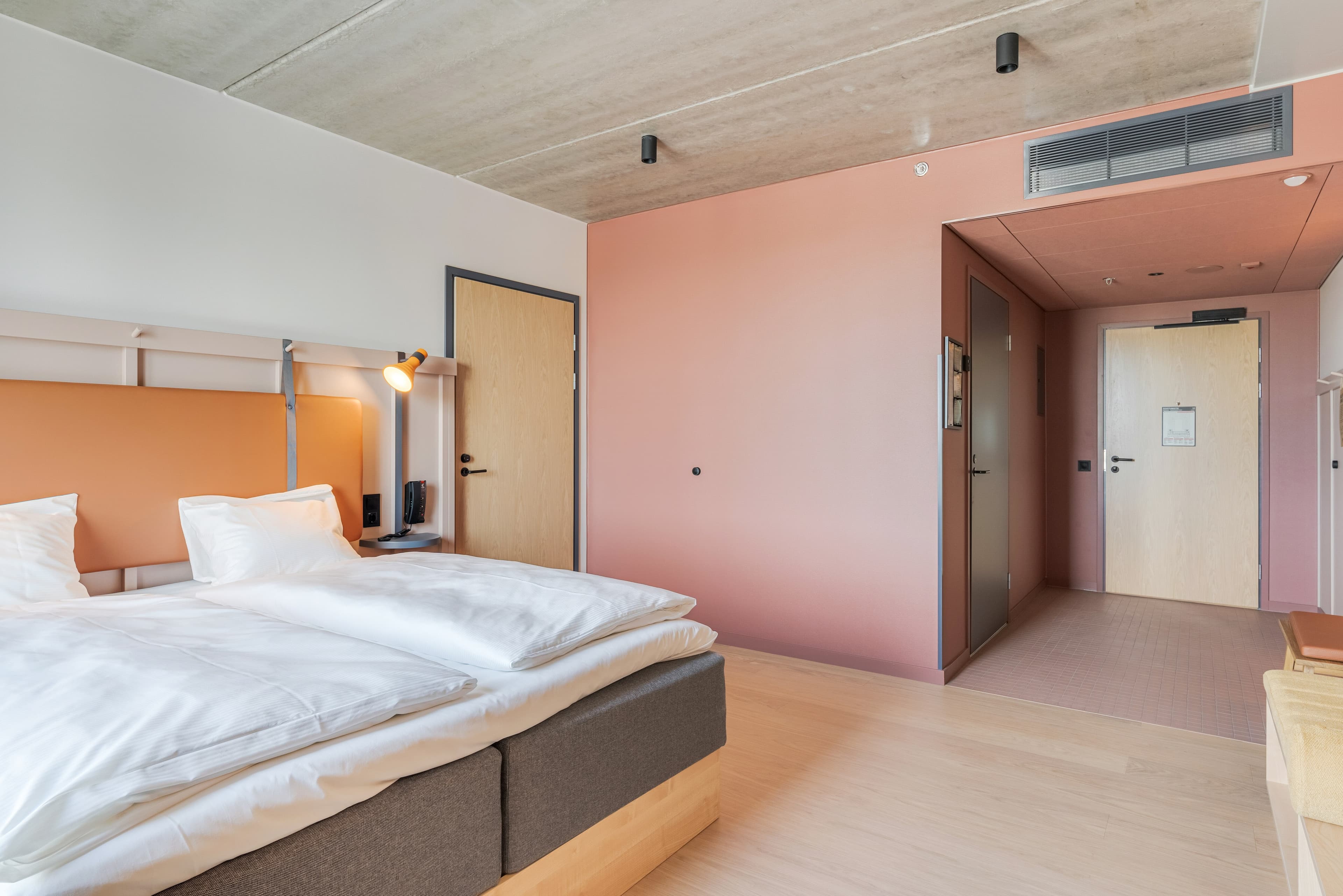 Comfort Hotel Helsinki Airport - Image 2