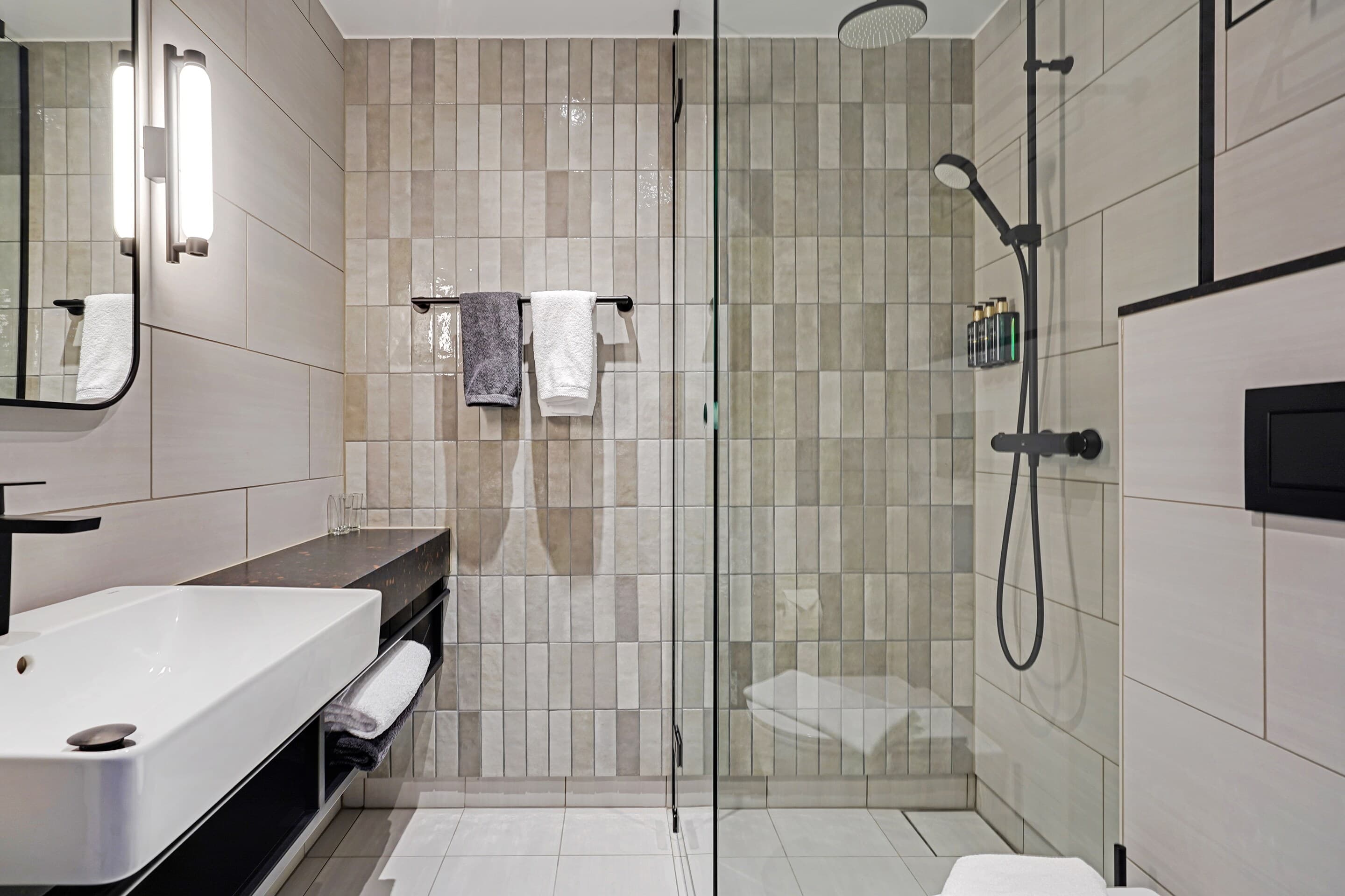 Clarion Hotel Helsinki Airport - Image 5