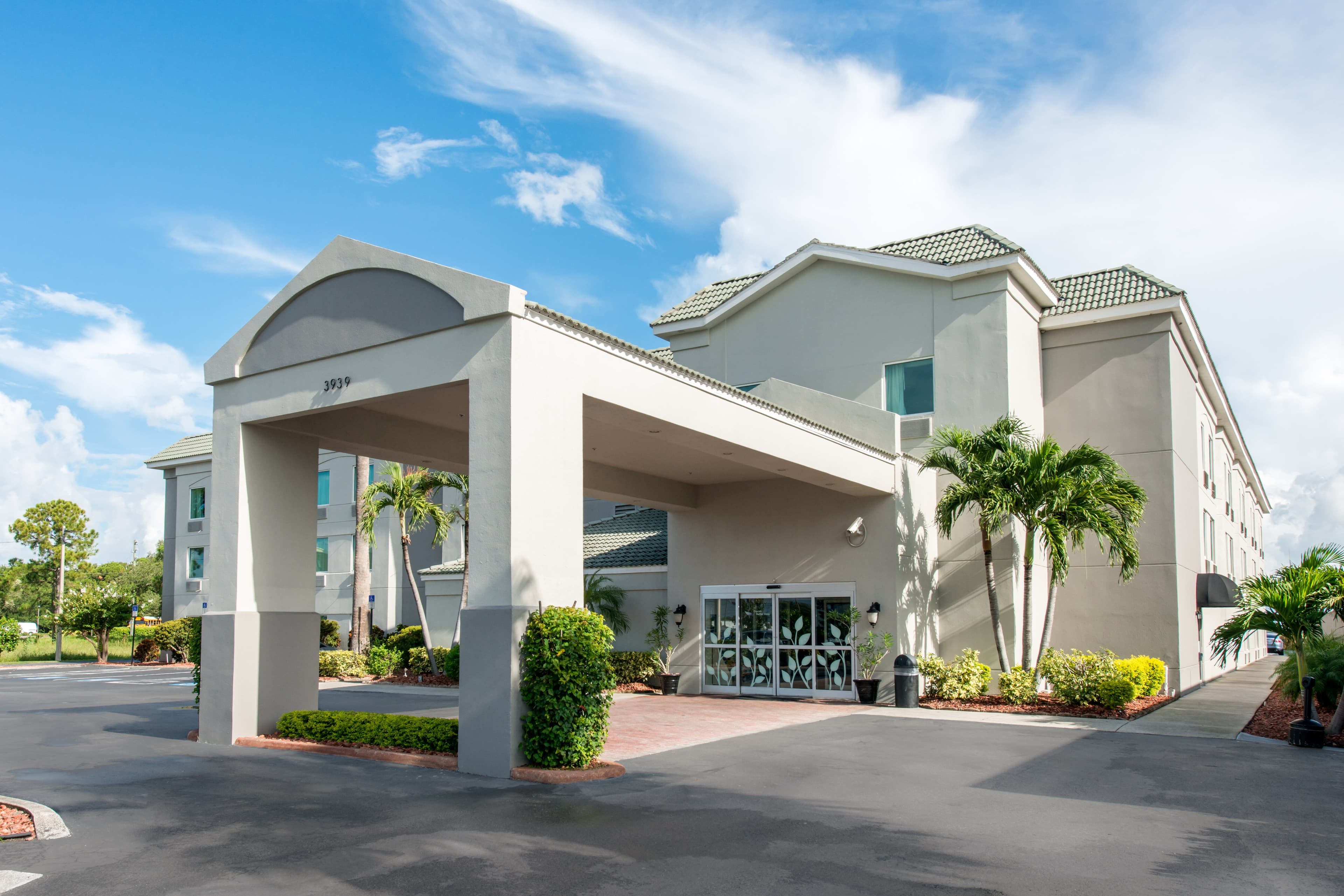 Sleep Inn Clearwater-St Petersburg - Image 1